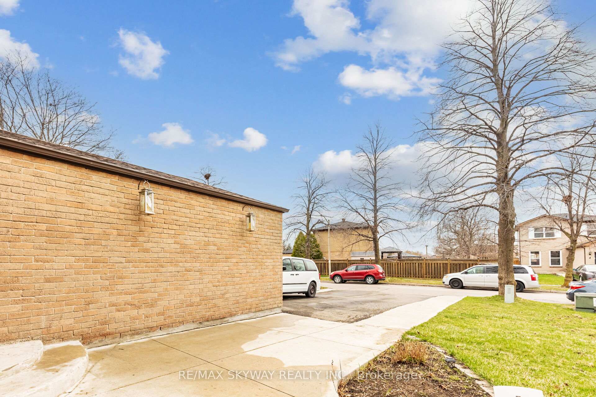 Photo 22 of 82 Festoon Place, Brampton, Southgate — HOMEH