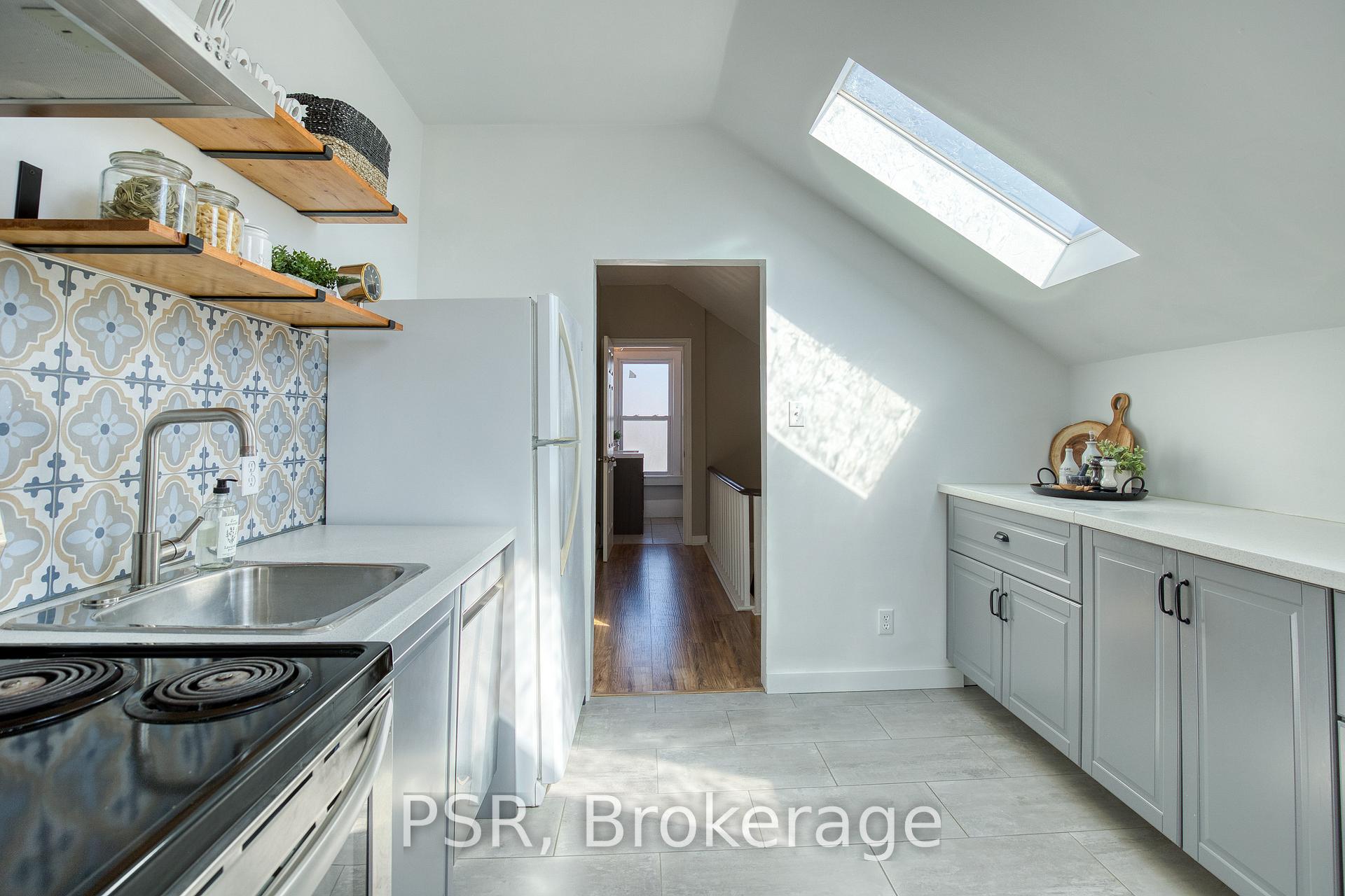 Photo 5 of Unit A, 51 Dupont Unit A Street, Waterloo — HOMEH