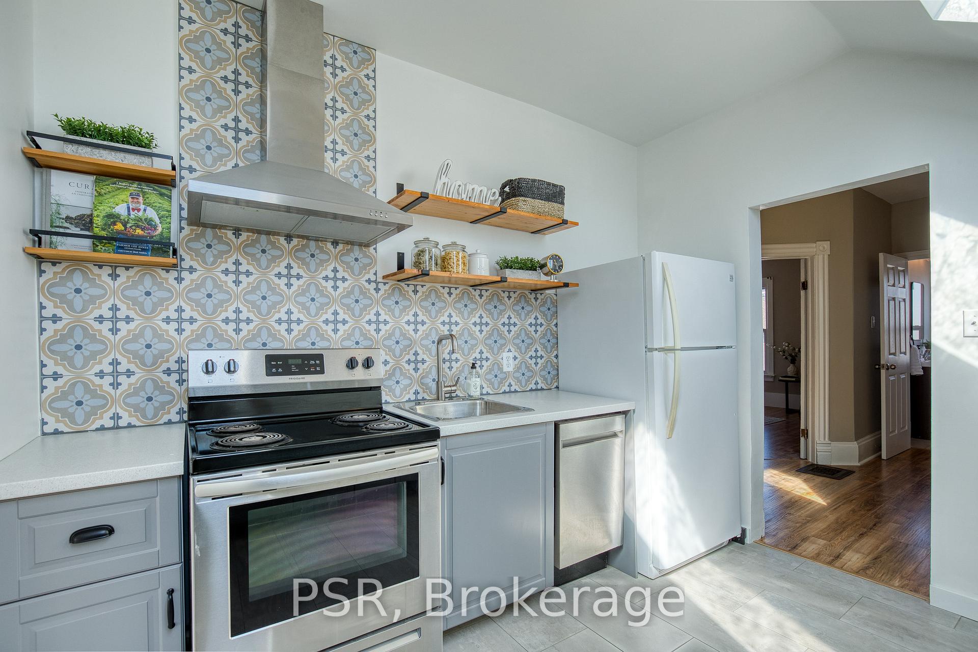 Photo 6 of Unit A, 51 Dupont Unit A Street, Waterloo — HOMEH