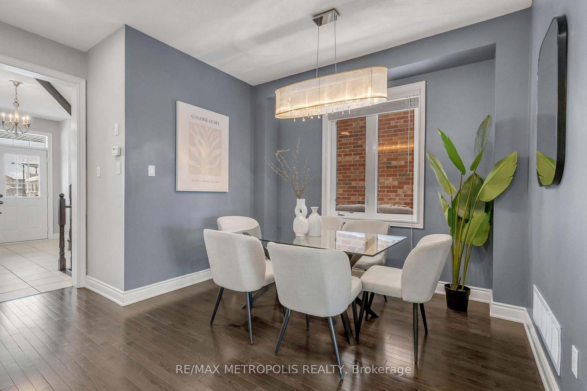 Photo 11 of 27 Dunedin Drive, Vaughan, Kleinburg — HOMEH