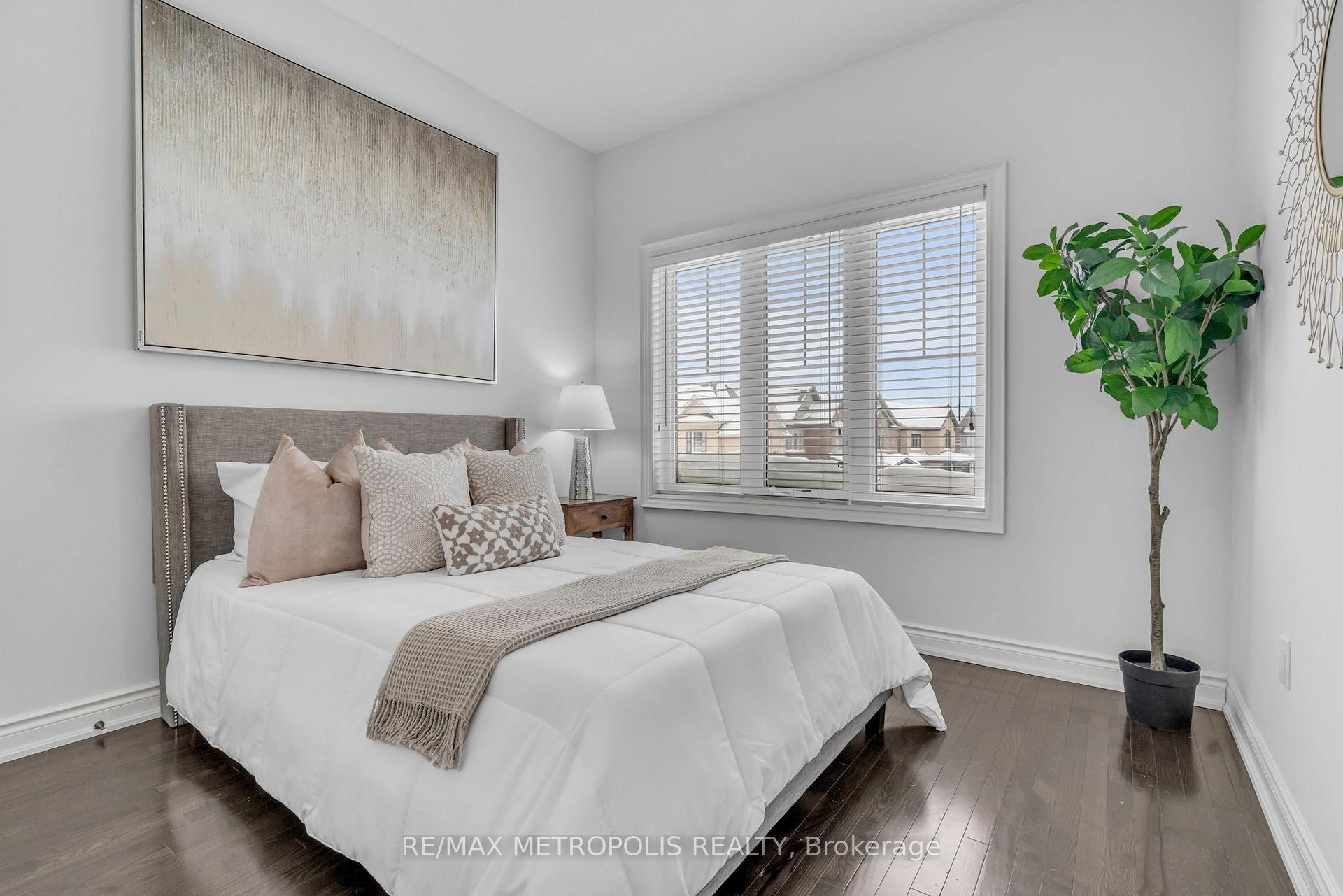 Photo 18 of 27 Dunedin Drive, Vaughan, Kleinburg — HOMEH