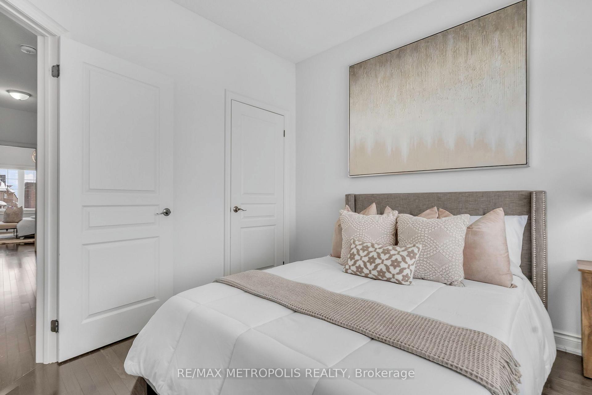 Photo 19 of 27 Dunedin Drive, Vaughan, Kleinburg — HOMEH