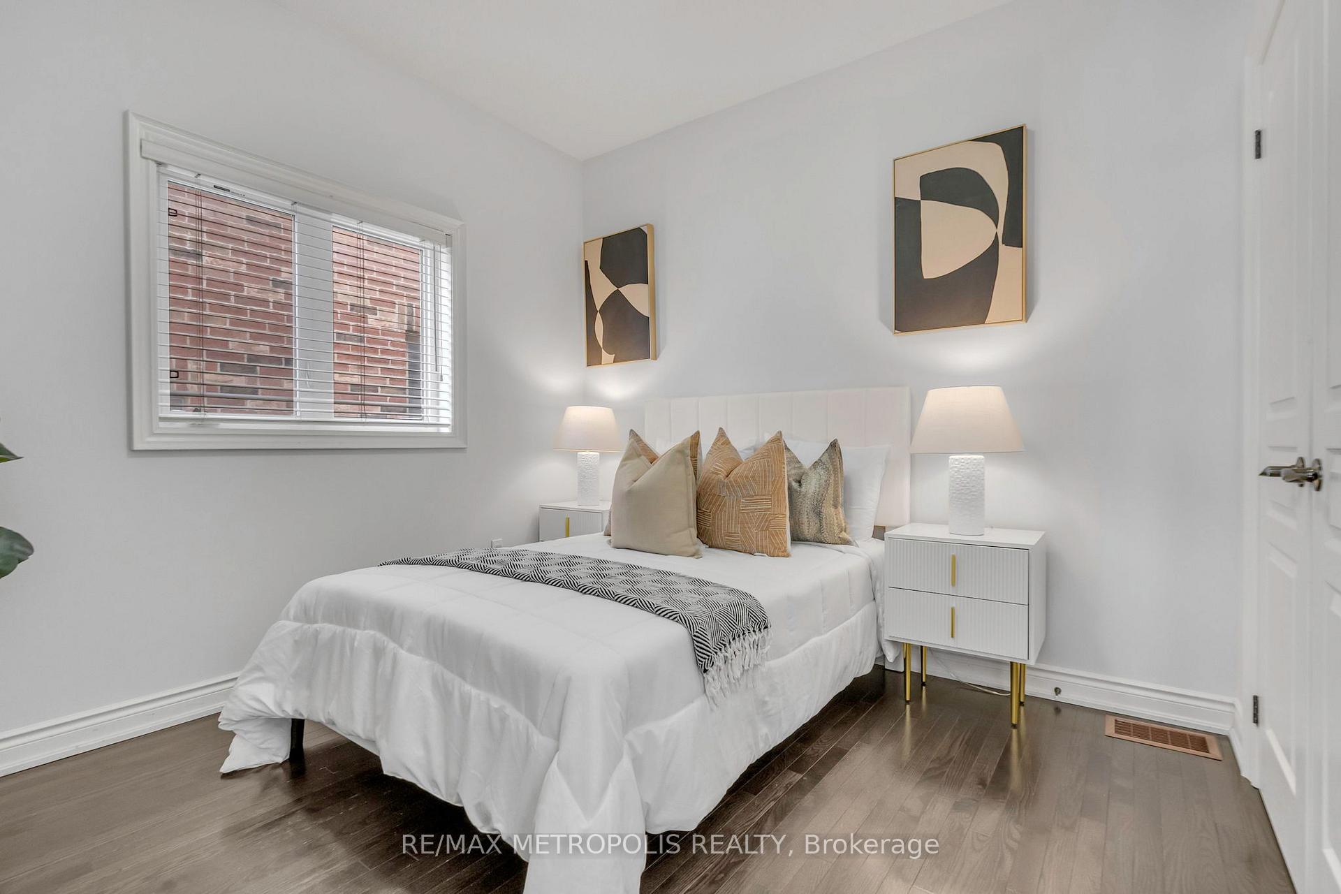 Photo 24 of 27 Dunedin Drive, Vaughan, Kleinburg — HOMEH
