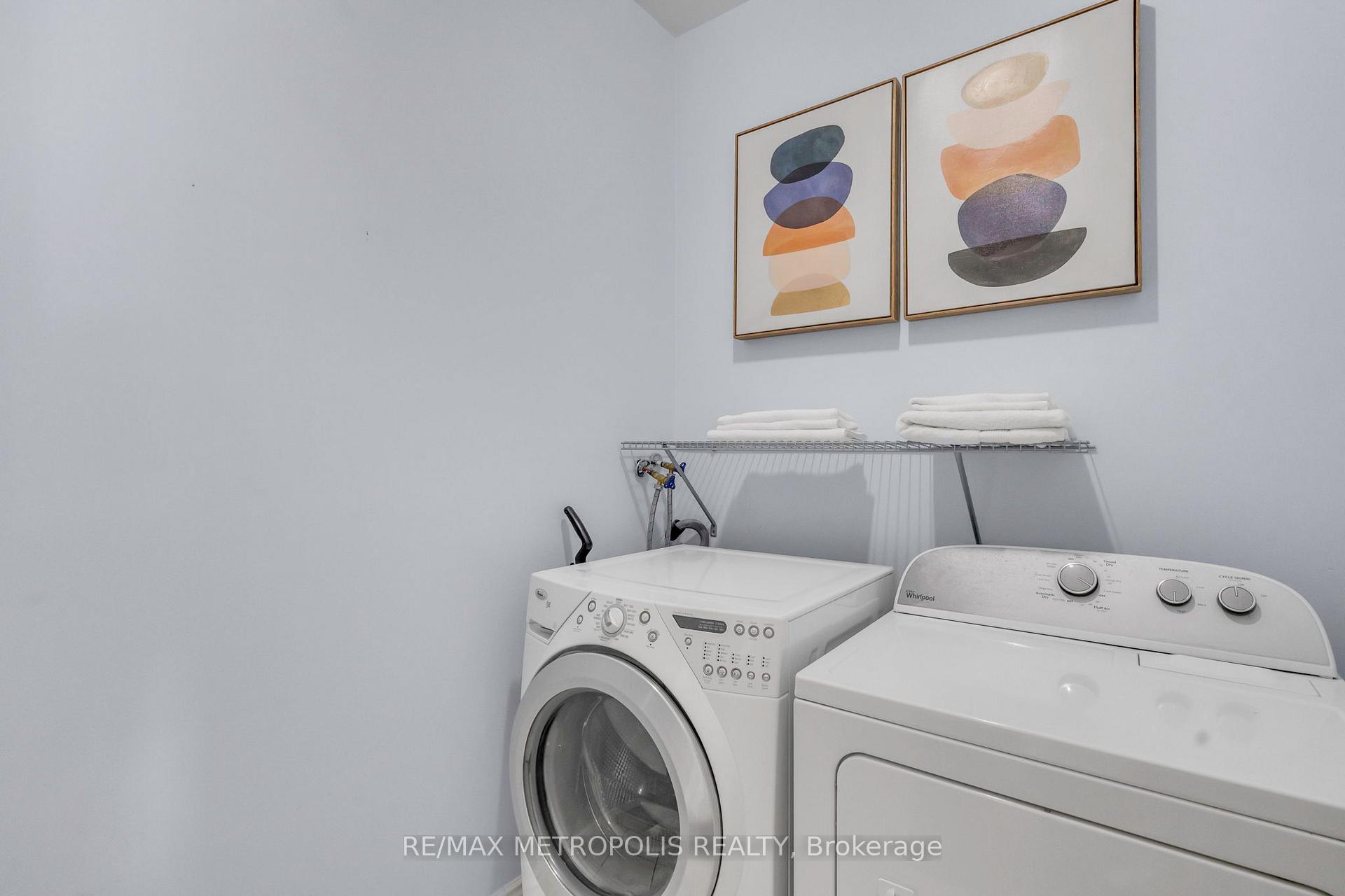 Photo 17 of 27 Dunedin Drive, Vaughan, Kleinburg — HOMEH