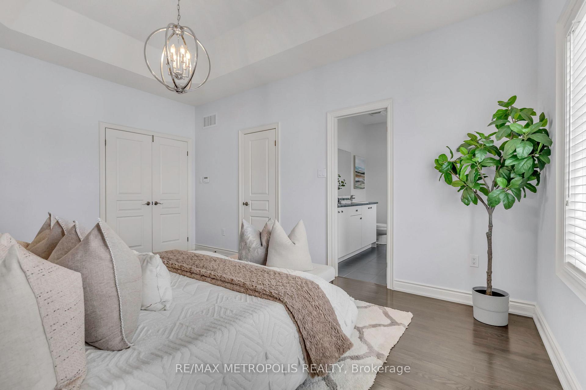 Photo 26 of 27 Dunedin Drive, Vaughan, Kleinburg — HOMEH