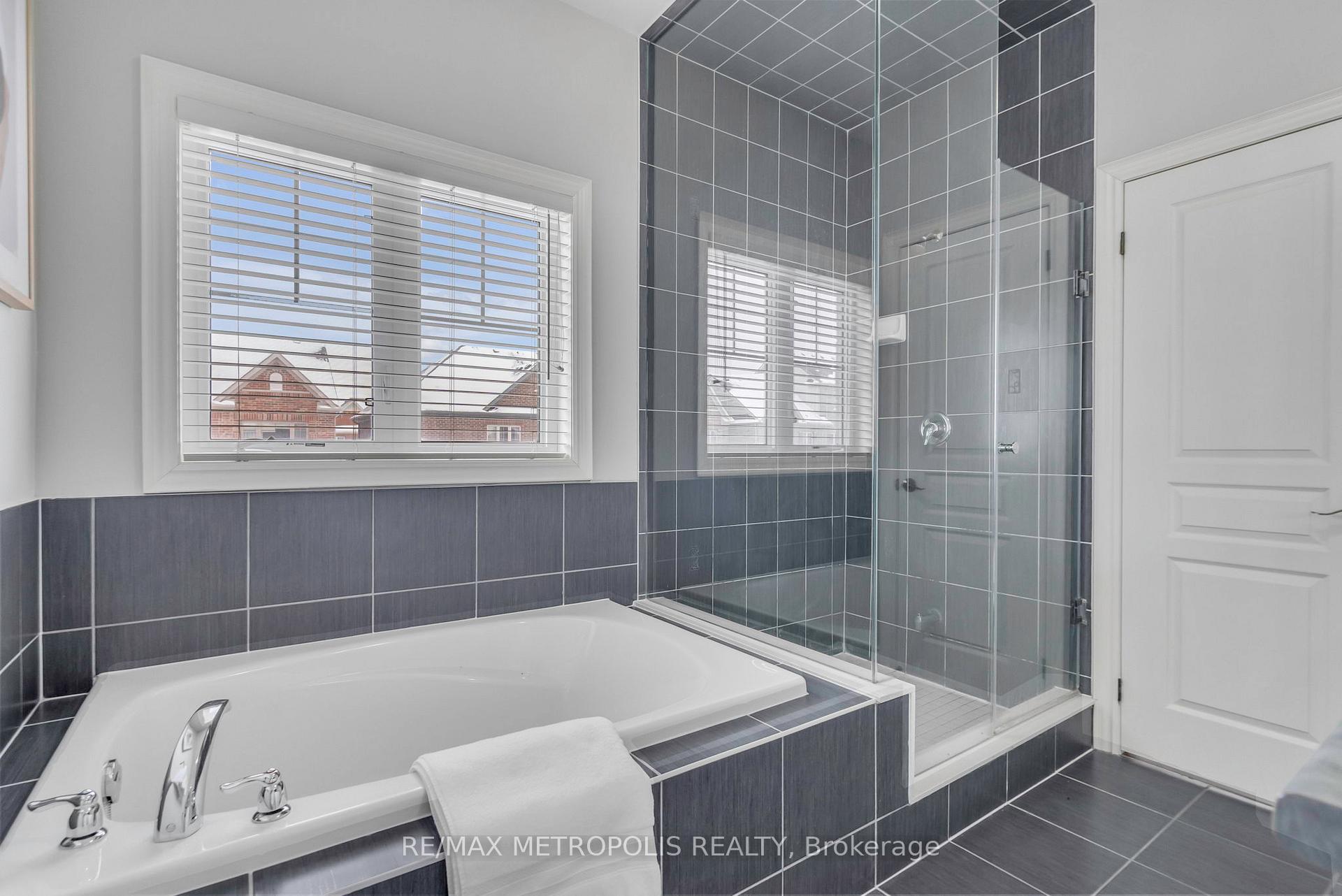 Photo 42 of 27 Dunedin Drive, Vaughan, Kleinburg — HOMEH