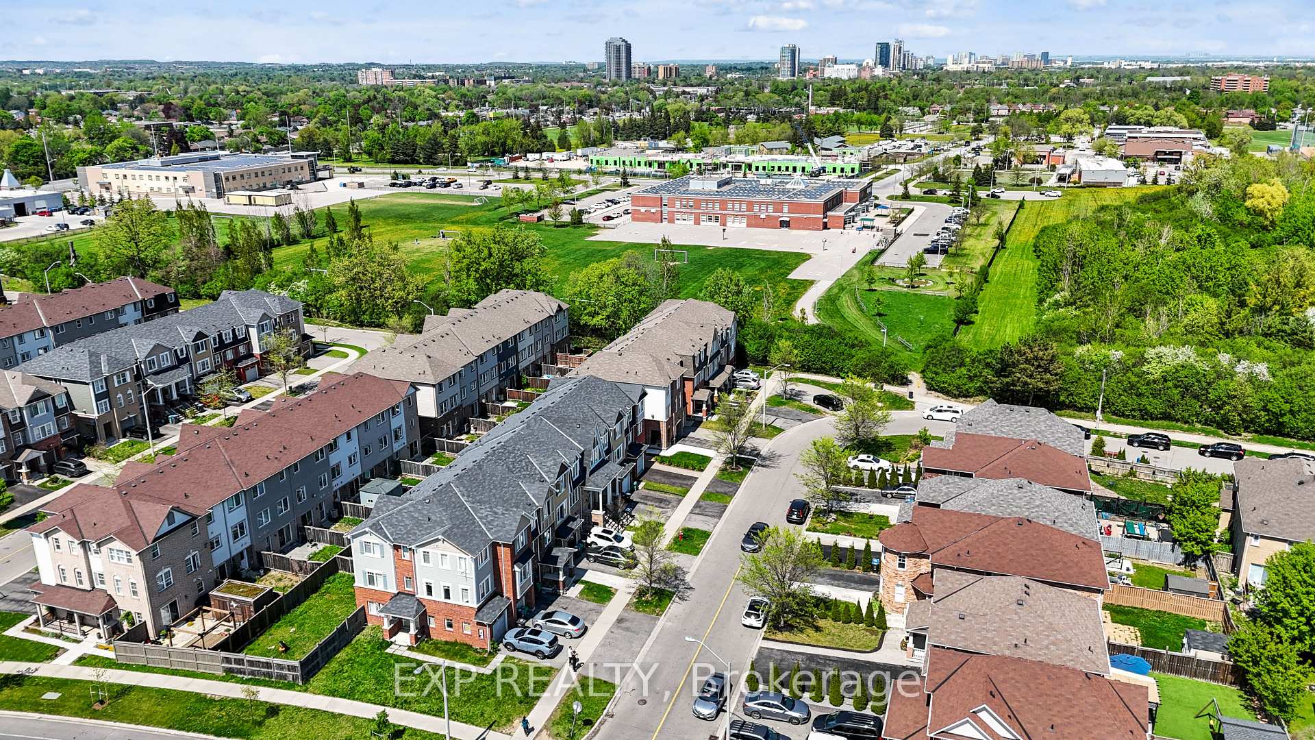 Photo 20 of 90 Mccleave Crescent, Brampton, Fletcher's West — HOMEH