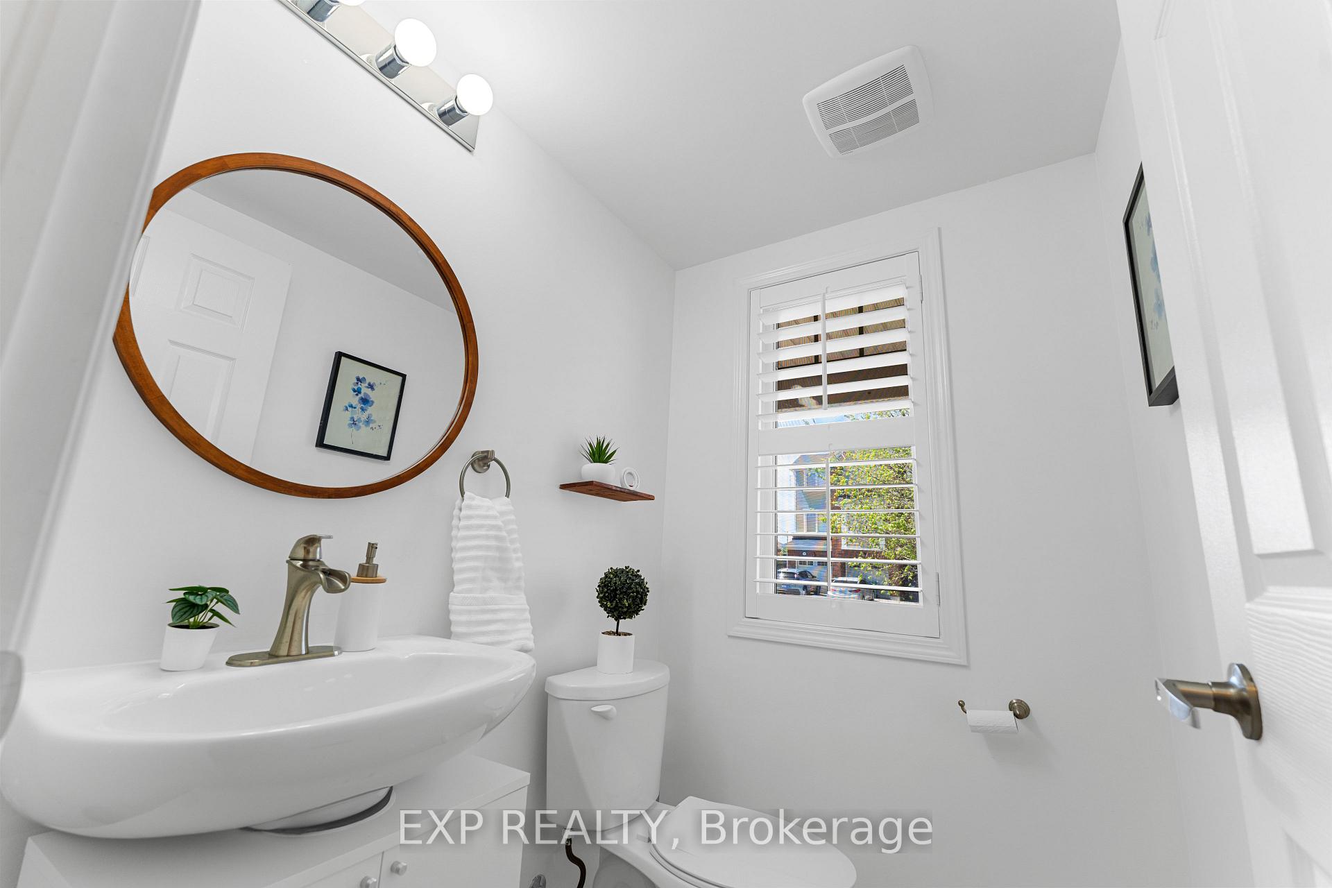 Photo 8 of 90 Mccleave Crescent, Brampton, Fletcher's West — HOMEH