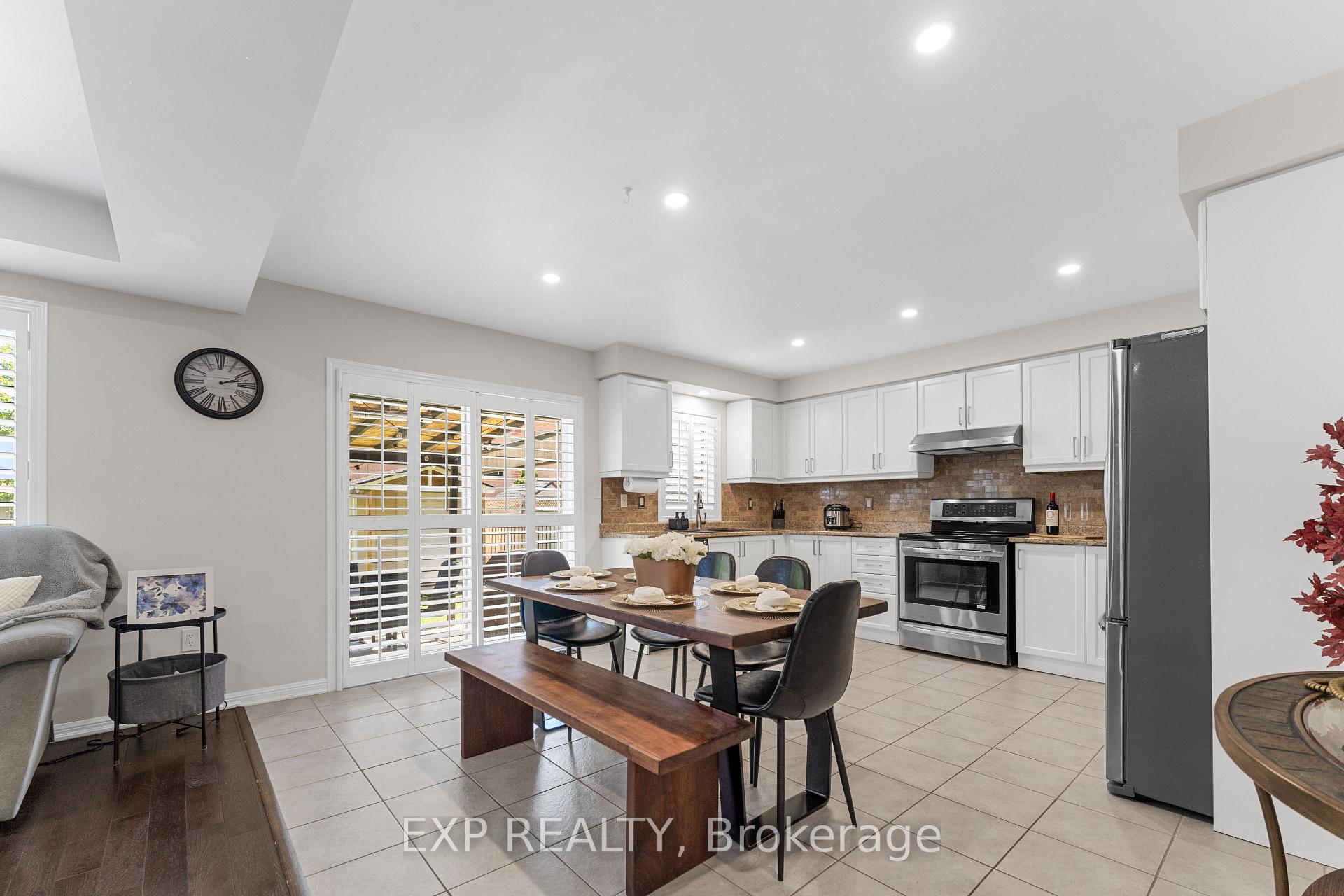 Photo 37 of 90 Mccleave Crescent, Brampton, Fletcher's West — HOMEH