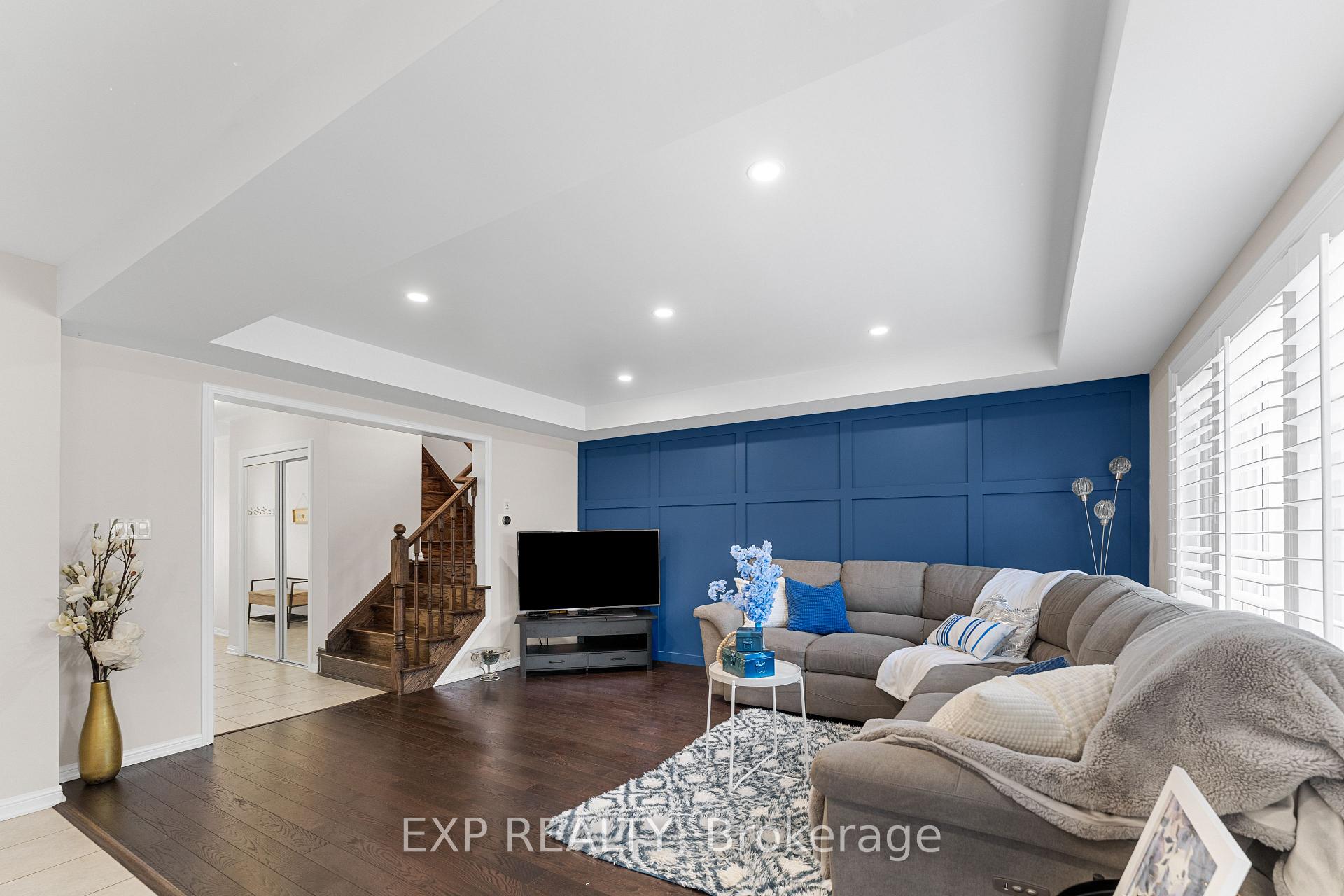 Photo 10 of 90 Mccleave Crescent, Brampton, Fletcher's West — HOMEH