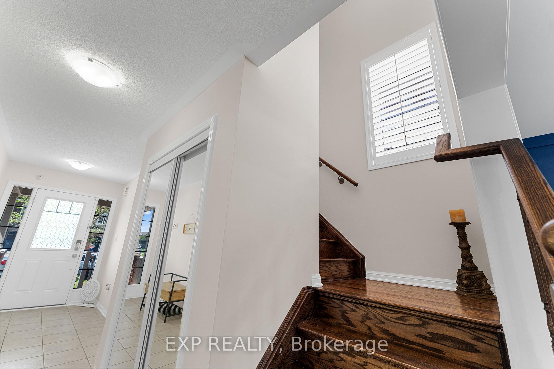 Photo 9 of 90 Mccleave Crescent, Brampton, Fletcher's West — HOMEH