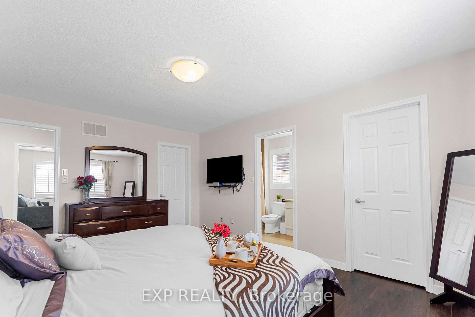 Photo 33 of 90 Mccleave Crescent, Brampton, Fletcher's West — HOMEH