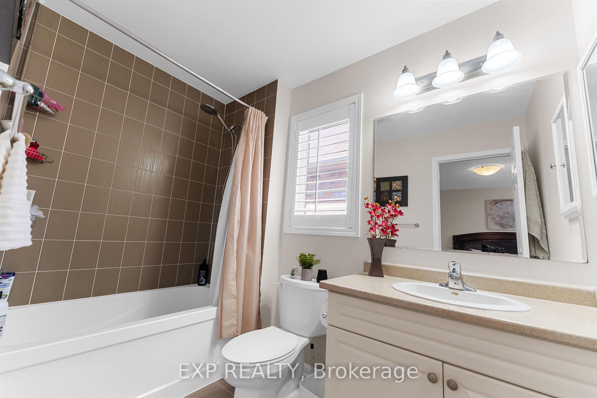 Photo 17 of 90 Mccleave Crescent, Brampton, Fletcher's West — HOMEH
