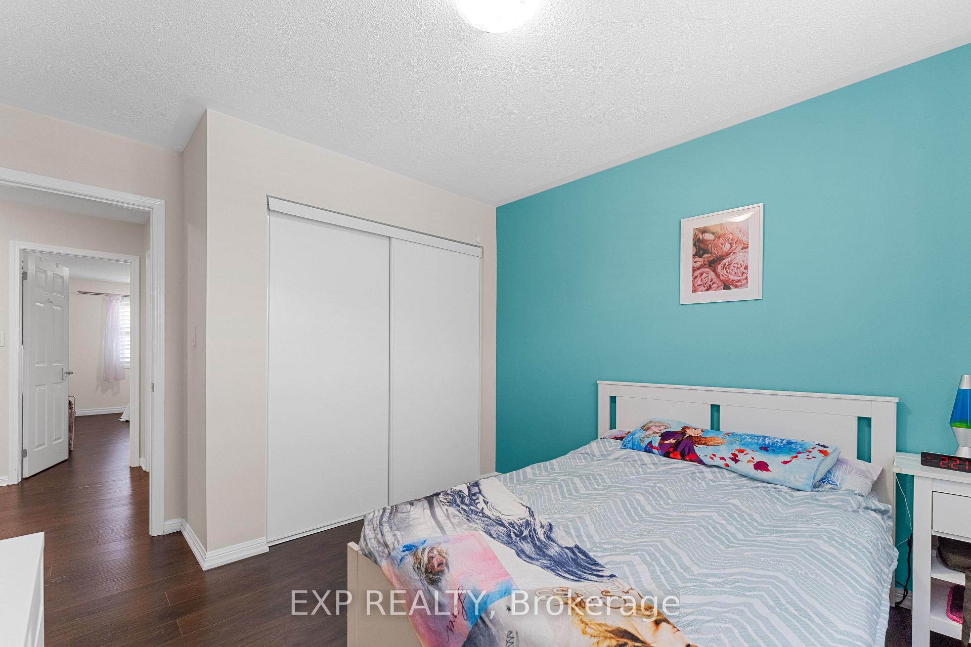 Photo 4 of 90 Mccleave Crescent, Brampton, Fletcher's West — HOMEH