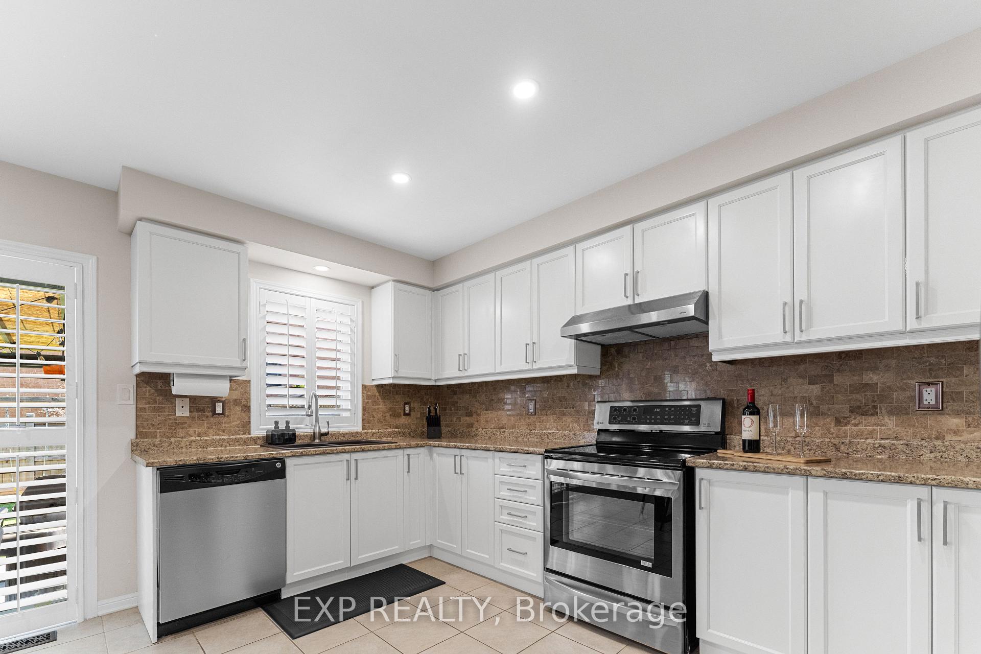 Photo 22 of 90 Mccleave Crescent, Brampton, Fletcher's West — HOMEH