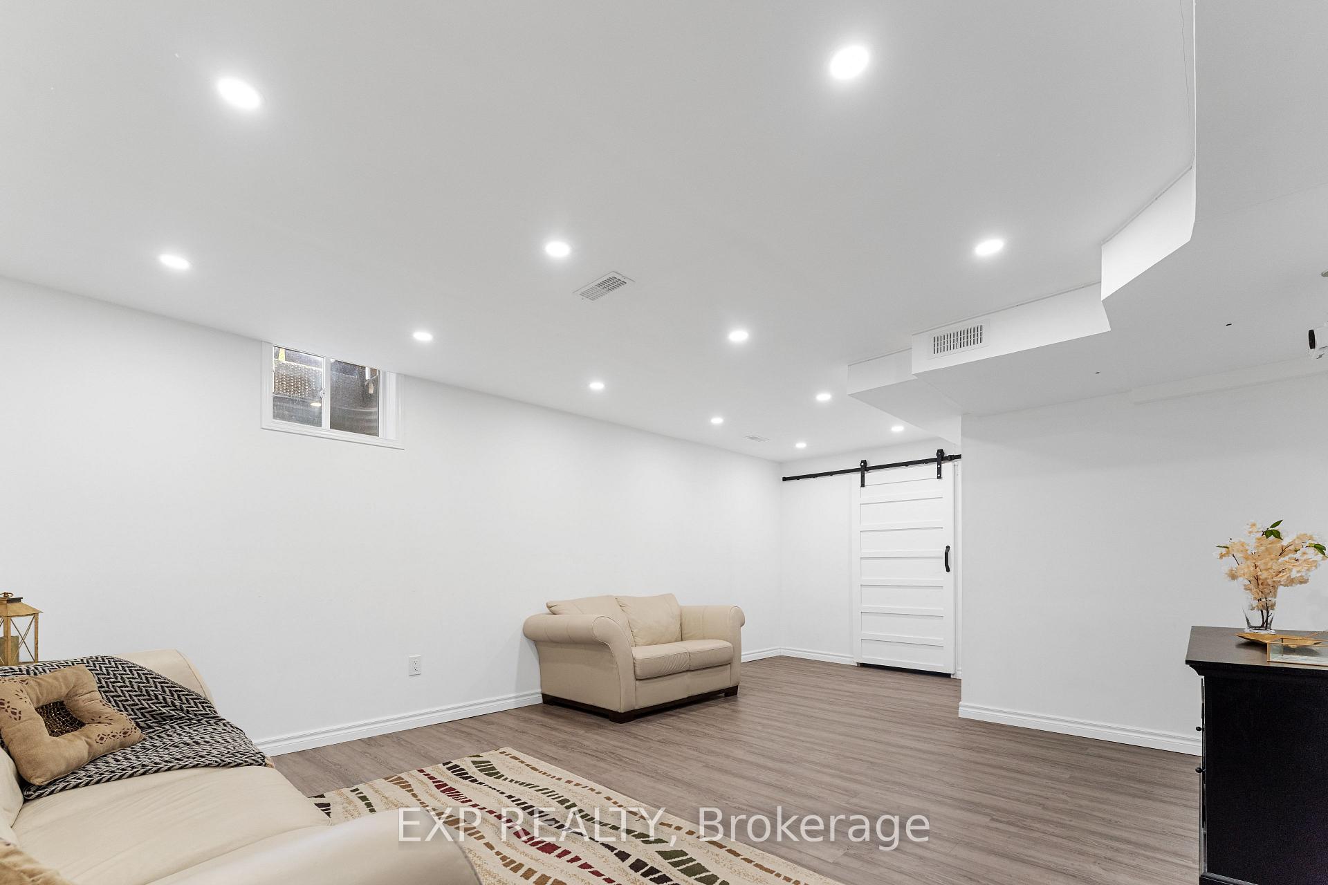 Photo 43 of 90 Mccleave Crescent, Brampton, Fletcher's West — HOMEH