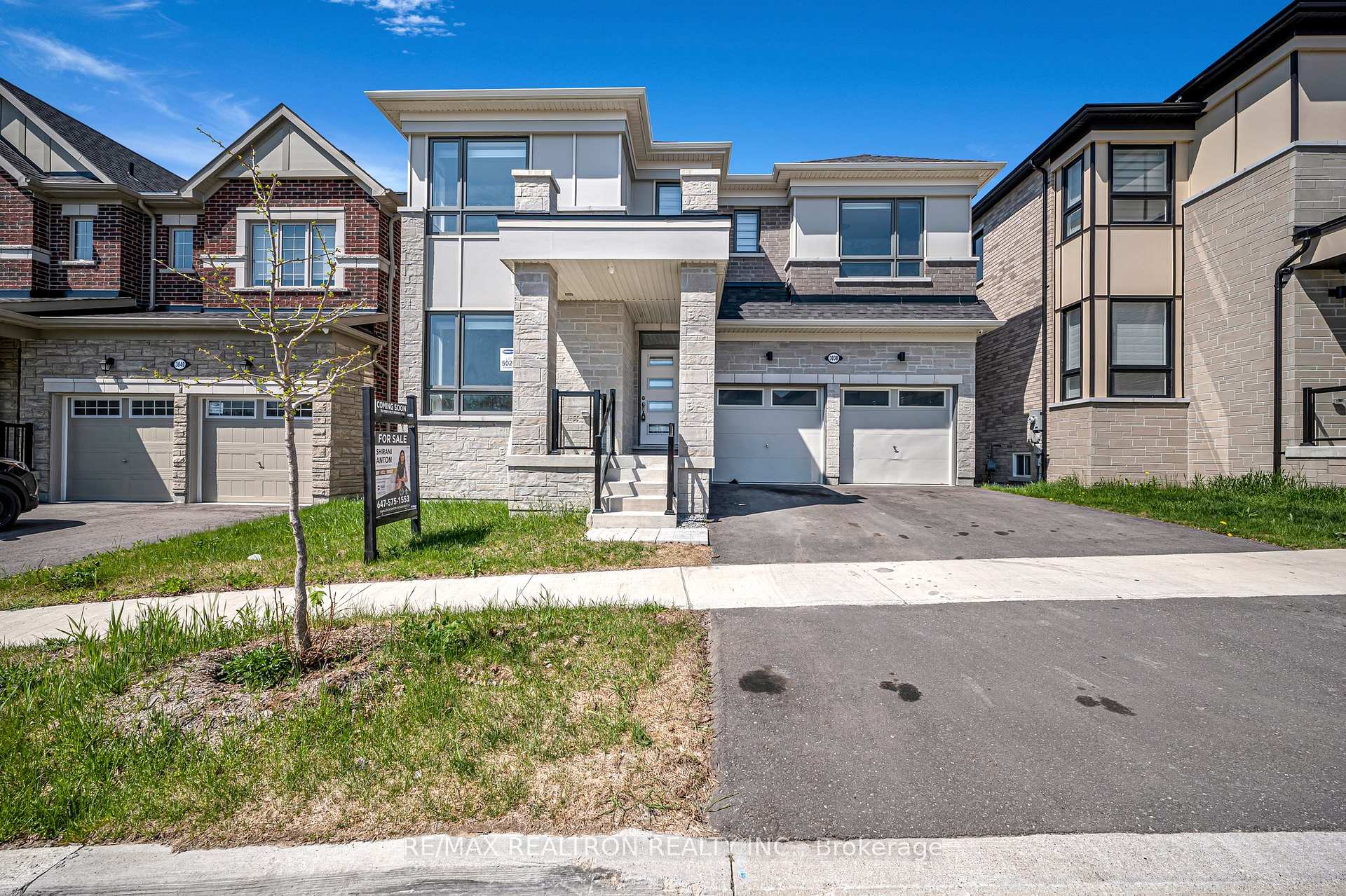 Front of 3038 Hollyberry Trail