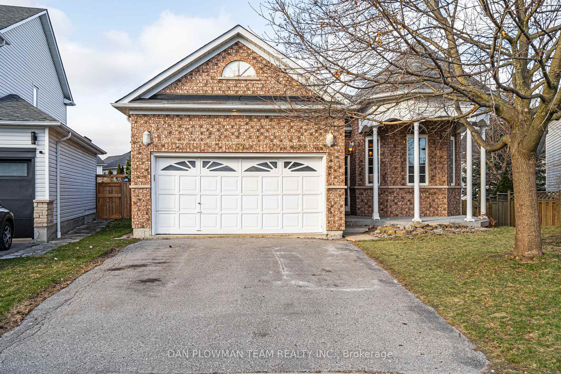 Photo 11 of 57 Ault Crescent, Whitby, Brooklin — HOMEH