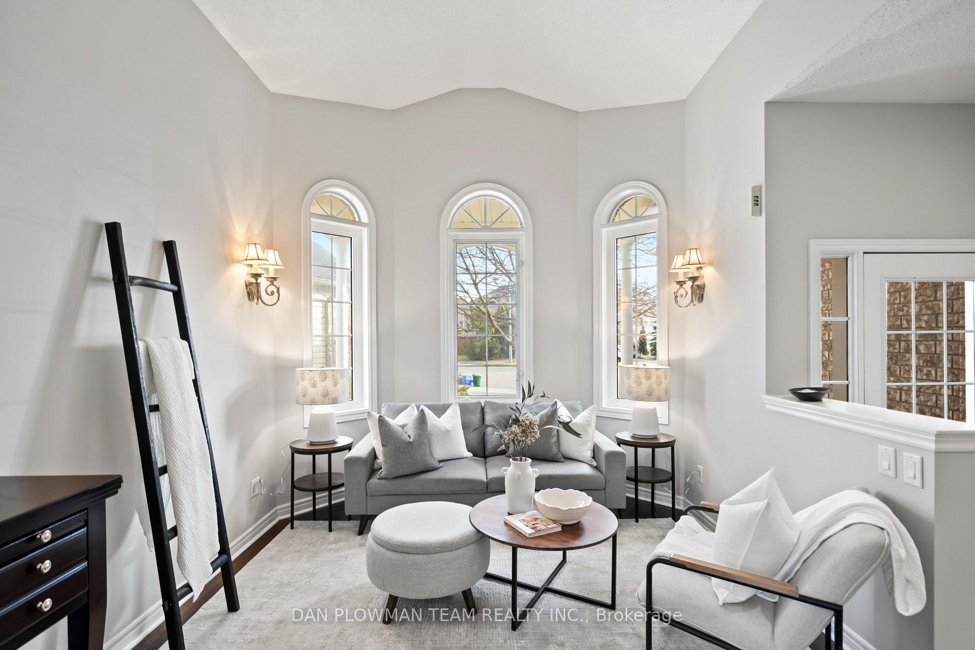 Photo 9 of 57 Ault Crescent, Whitby, Brooklin — HOMEH