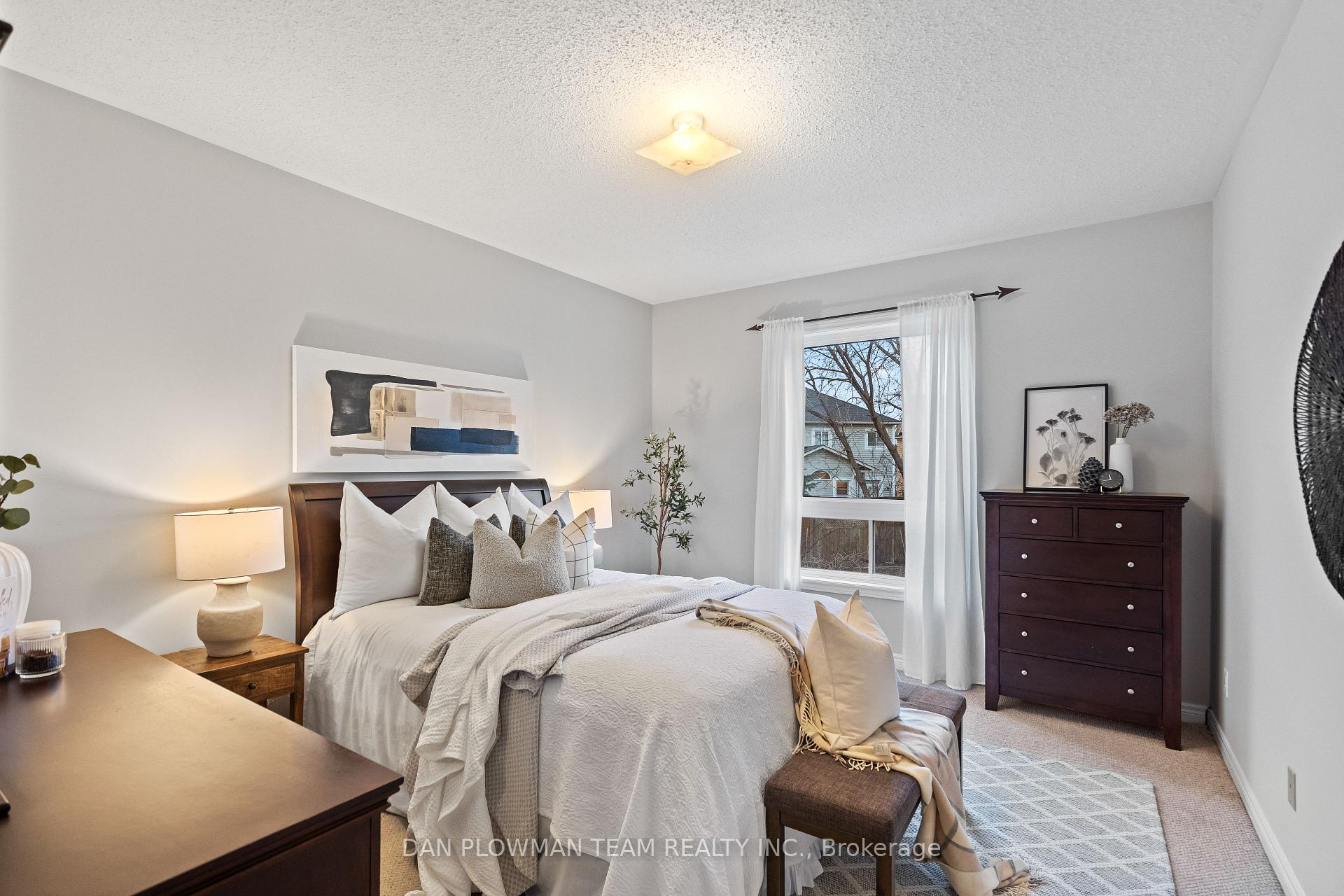 Photo 20 of 57 Ault Crescent, Whitby, Brooklin — HOMEH
