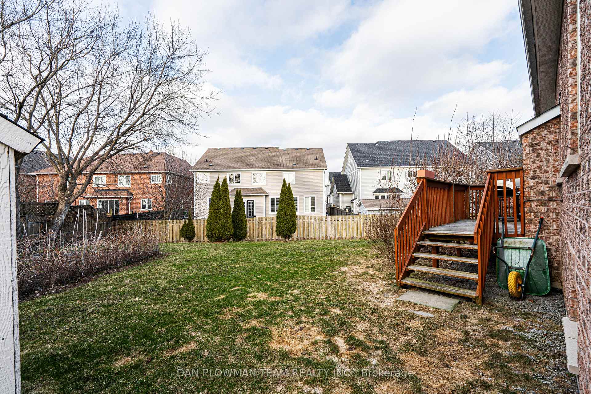 Photo 33 of 57 Ault Crescent, Whitby, Brooklin — HOMEH