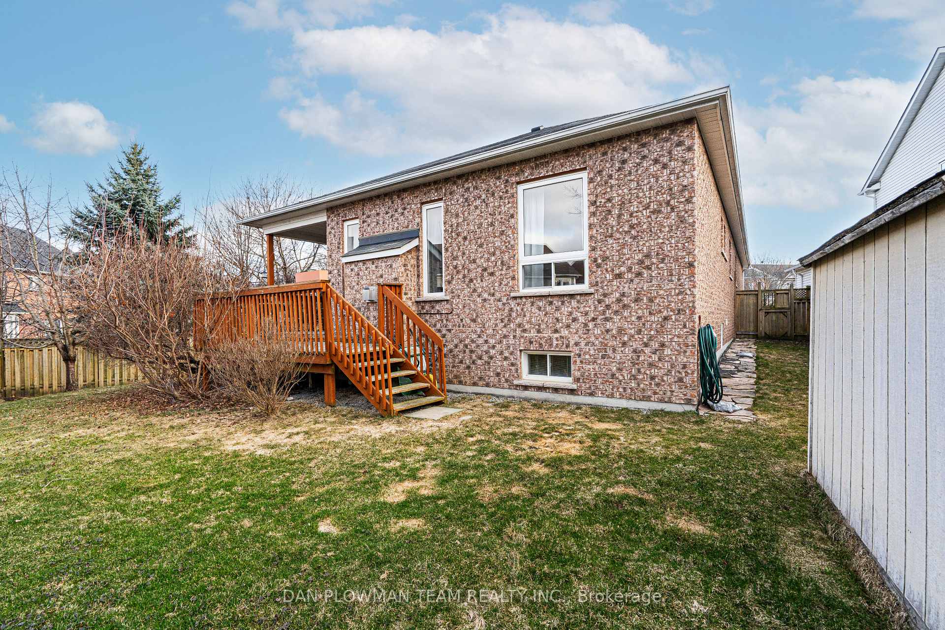 Photo 36 of 57 Ault Crescent, Whitby, Brooklin — HOMEH