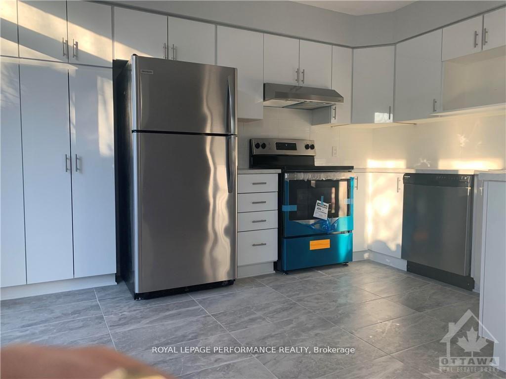 Photo 12 of 1579 Marley Crescent SE, Ottawa, Carson Grove — HOMEH