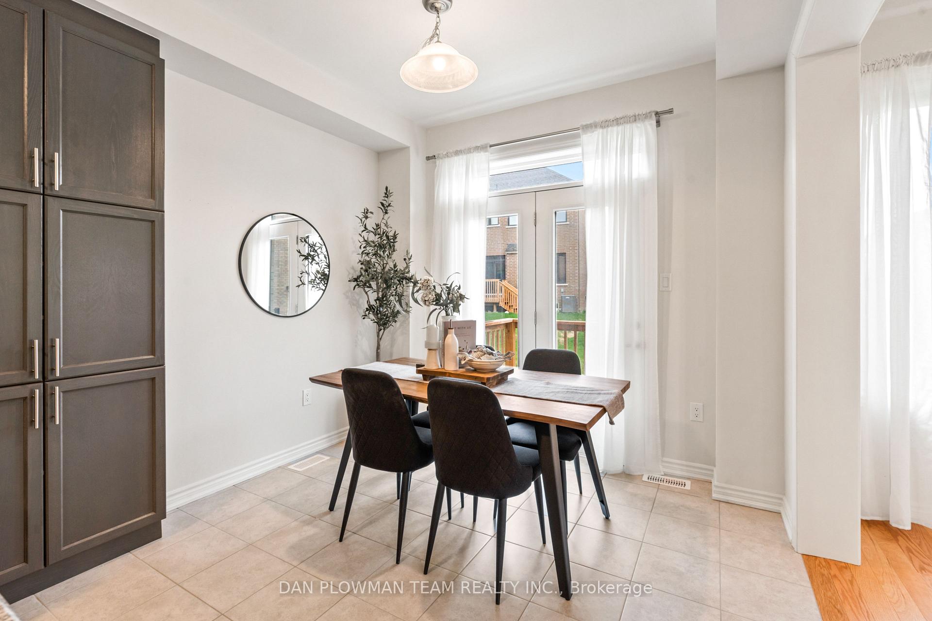 Photo 10 of 12 Jadite Street, Whitby, Rural Whitby — HOMEH