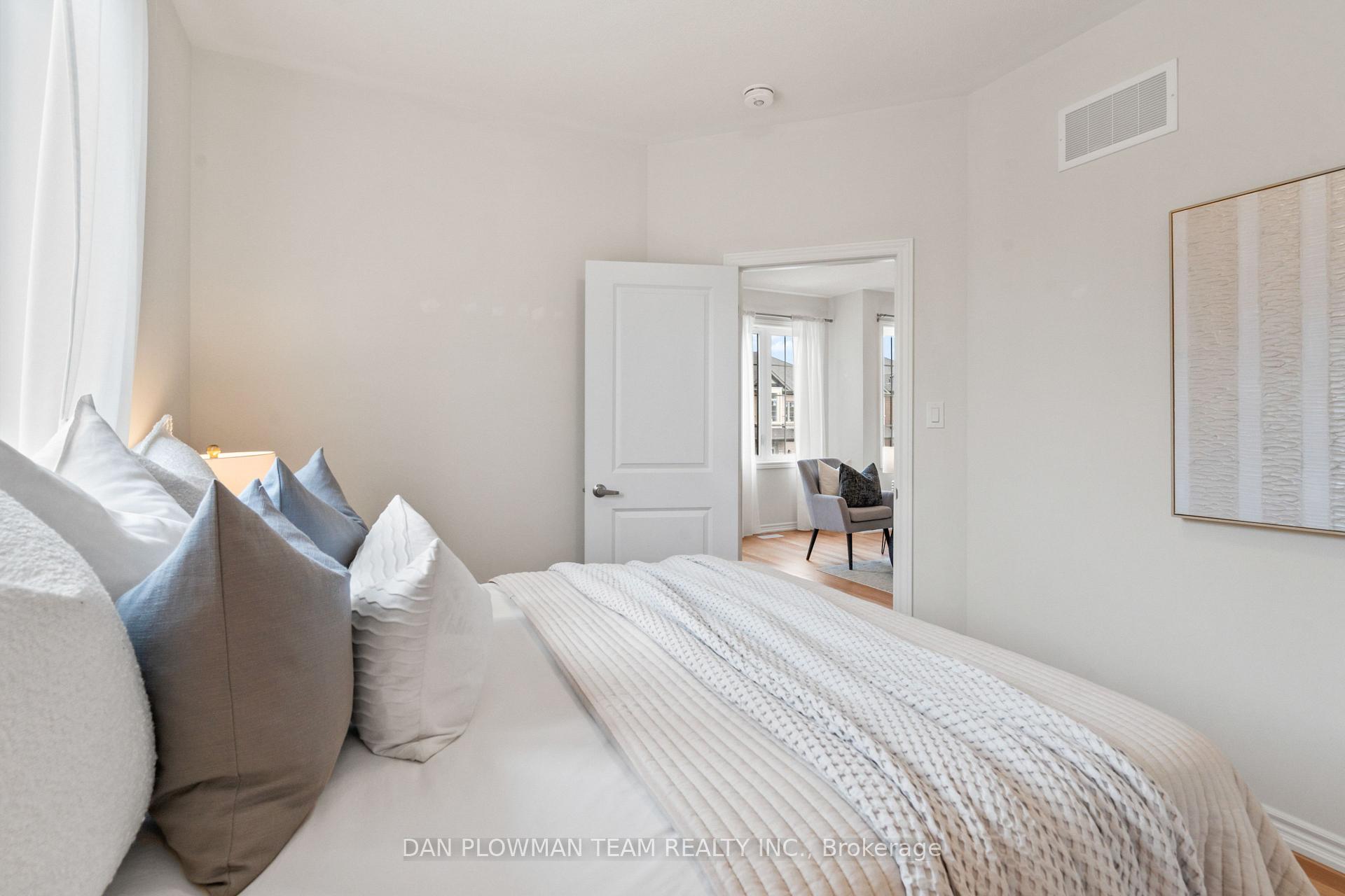 Photo 22 of 12 Jadite Street, Whitby, Rural Whitby — HOMEH