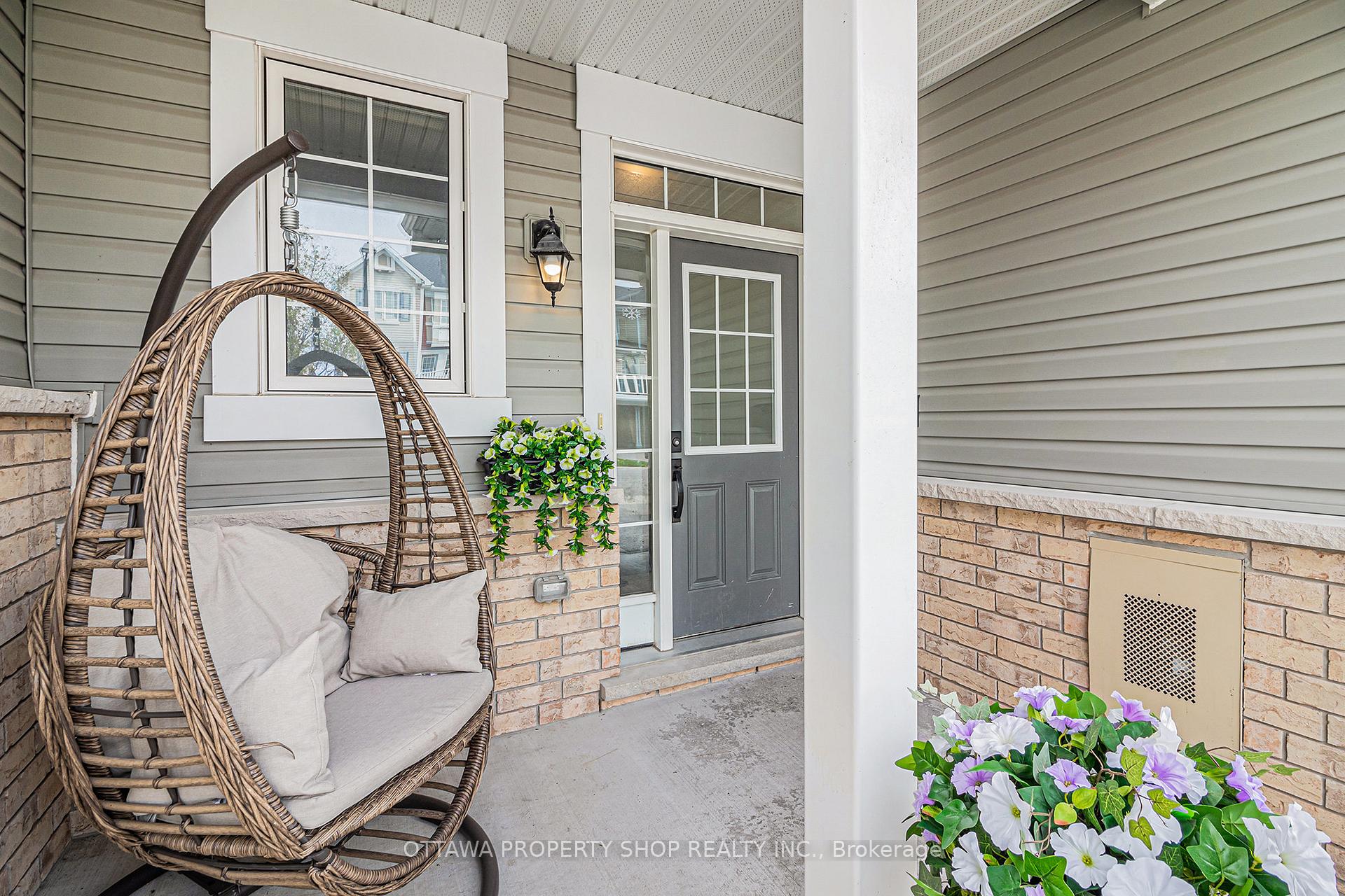 Photo 3 of 632 Bluegill Ave, Ottawa, Barrhaven - Half Moon Bay — HOMEH
