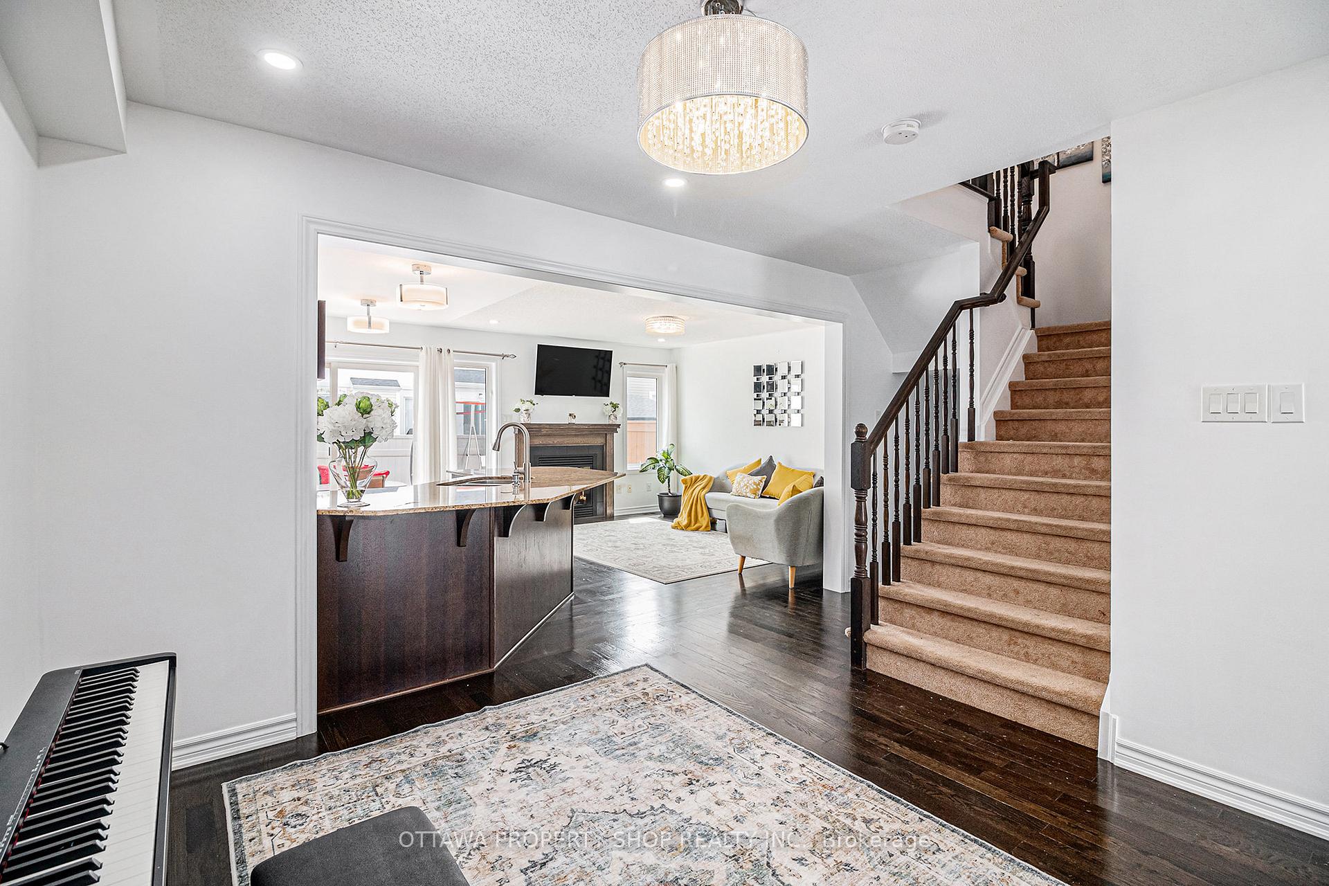 Photo 5 of 632 Bluegill Ave, Ottawa, Barrhaven - Half Moon Bay — HOMEH