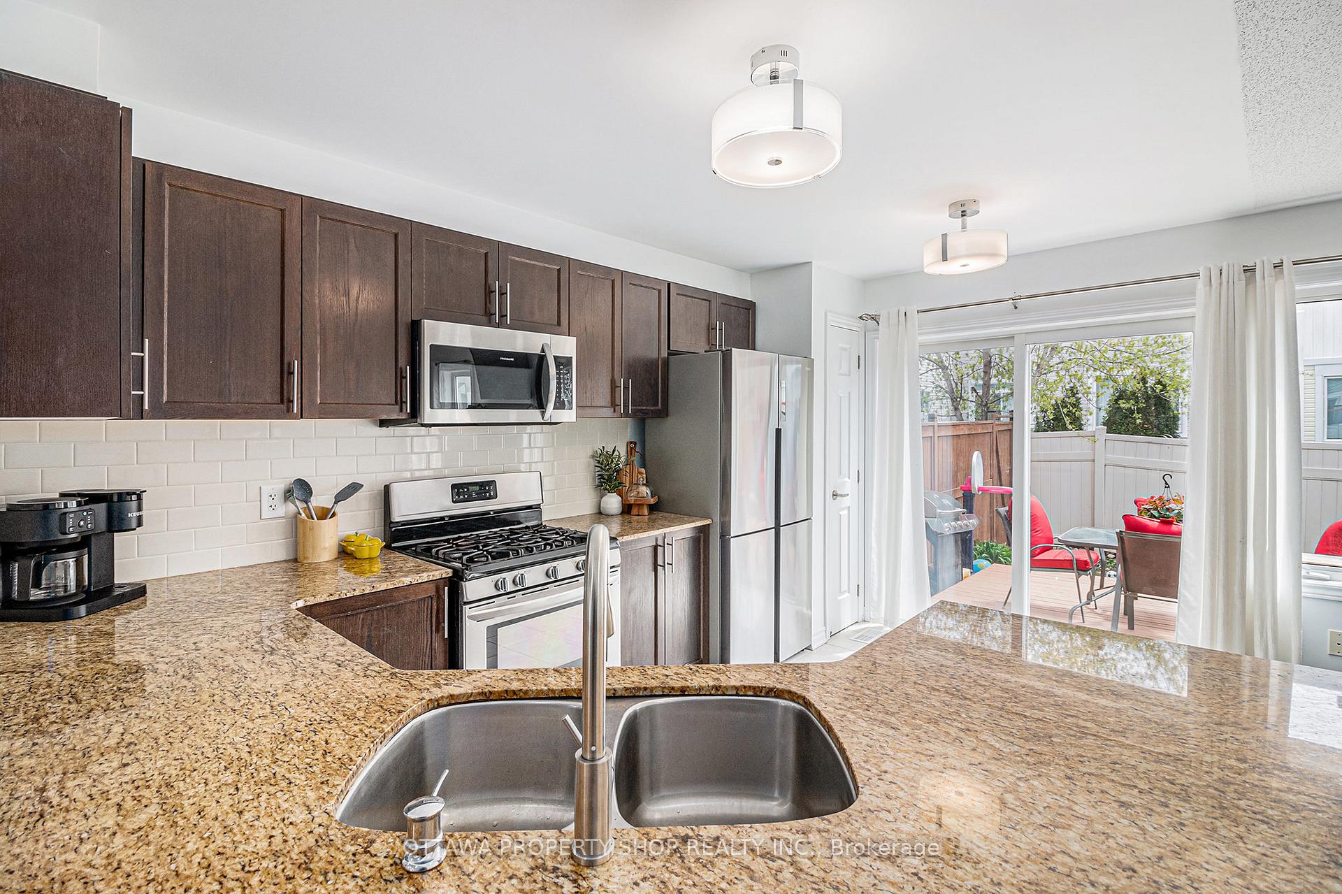 Photo 11 of 632 Bluegill Ave, Ottawa, Barrhaven - Half Moon Bay — HOMEH