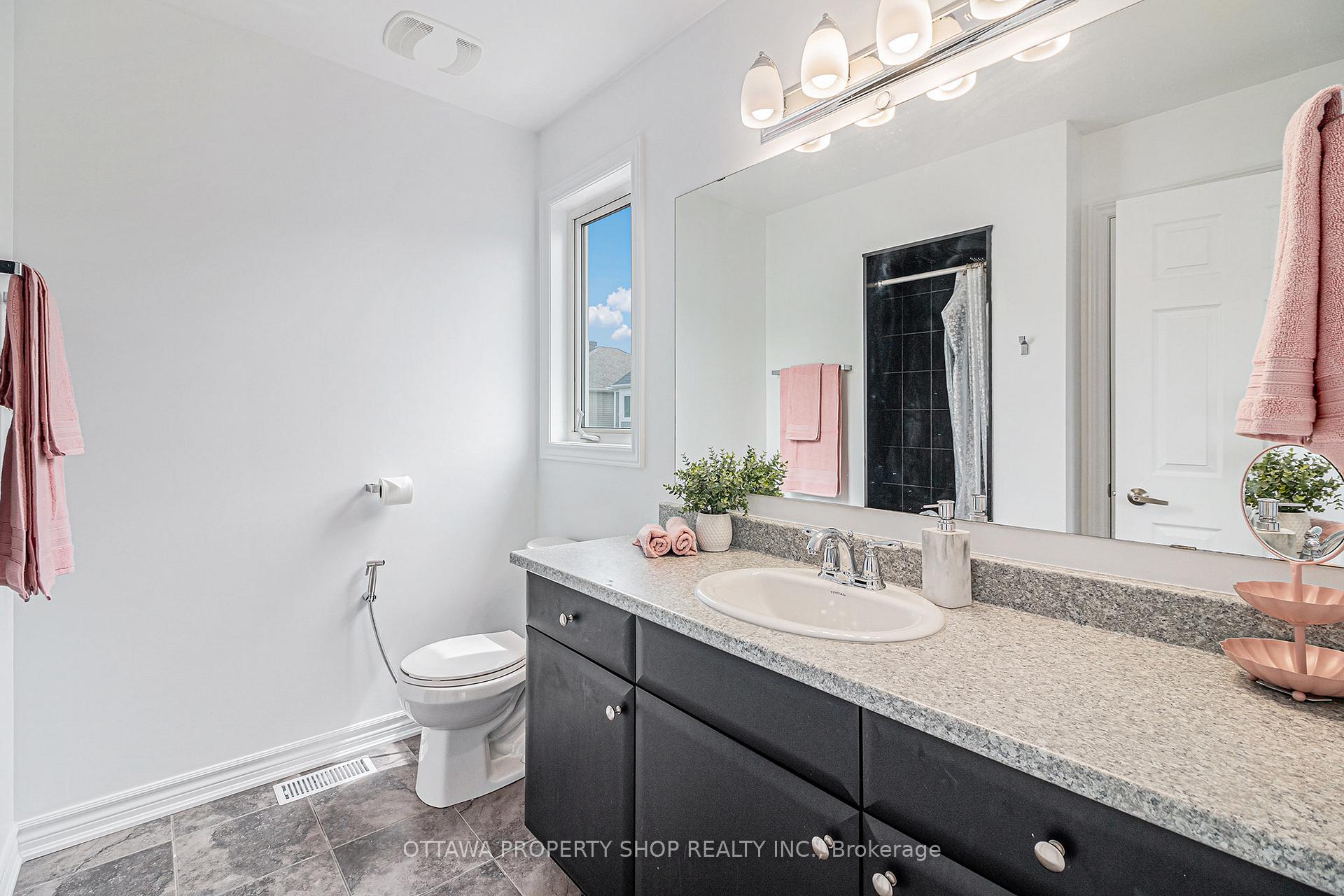 Photo 15 of 632 Bluegill Ave, Ottawa, Barrhaven - Half Moon Bay — HOMEH
