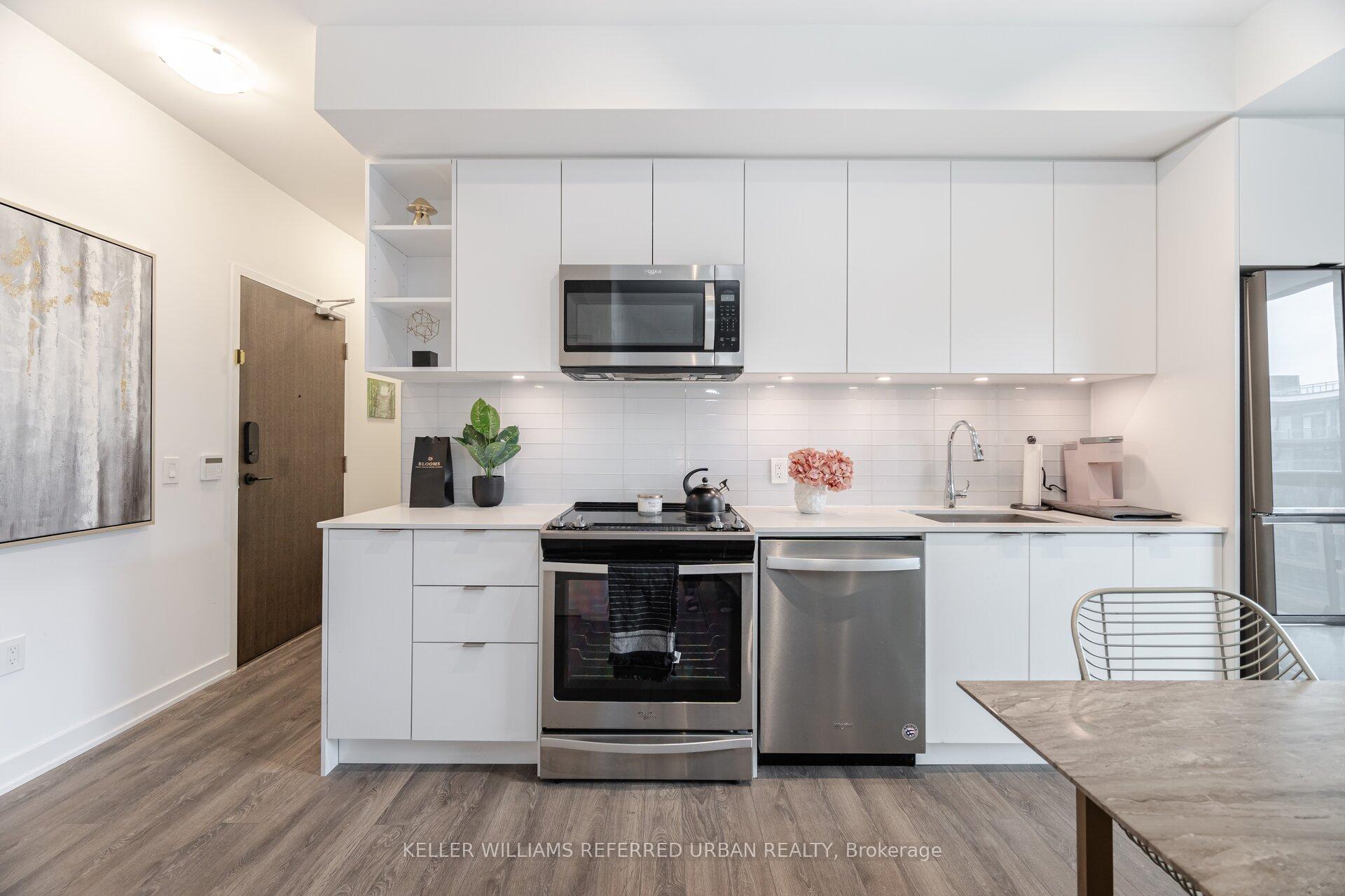 Photo 10 of Unit 712, 100 Eagle Rock Way, Vaughan, Maple — HOMEH