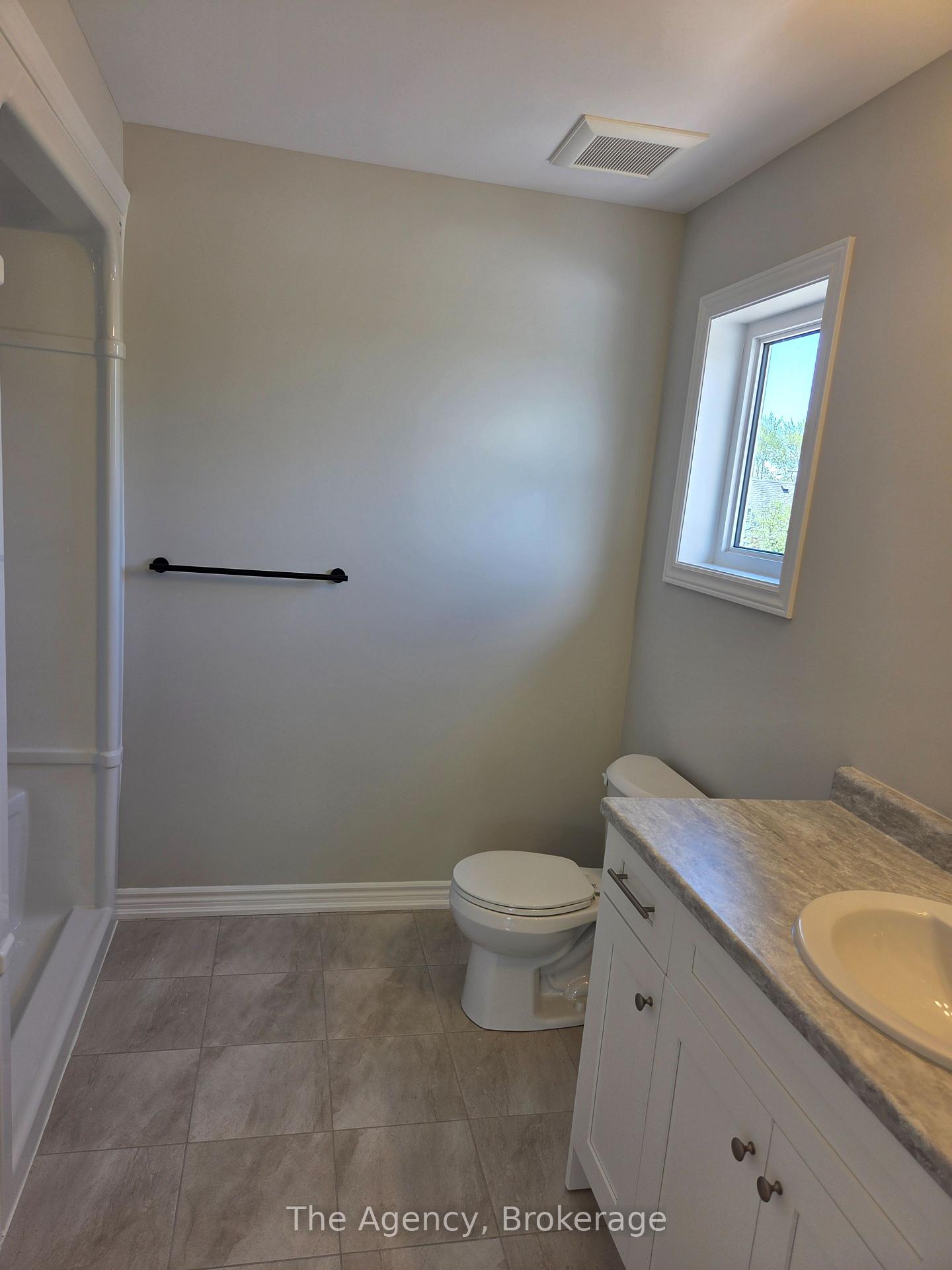 Photo 4 of 87 Superior Street, Welland, Lincoln/Crowland — HOMEH