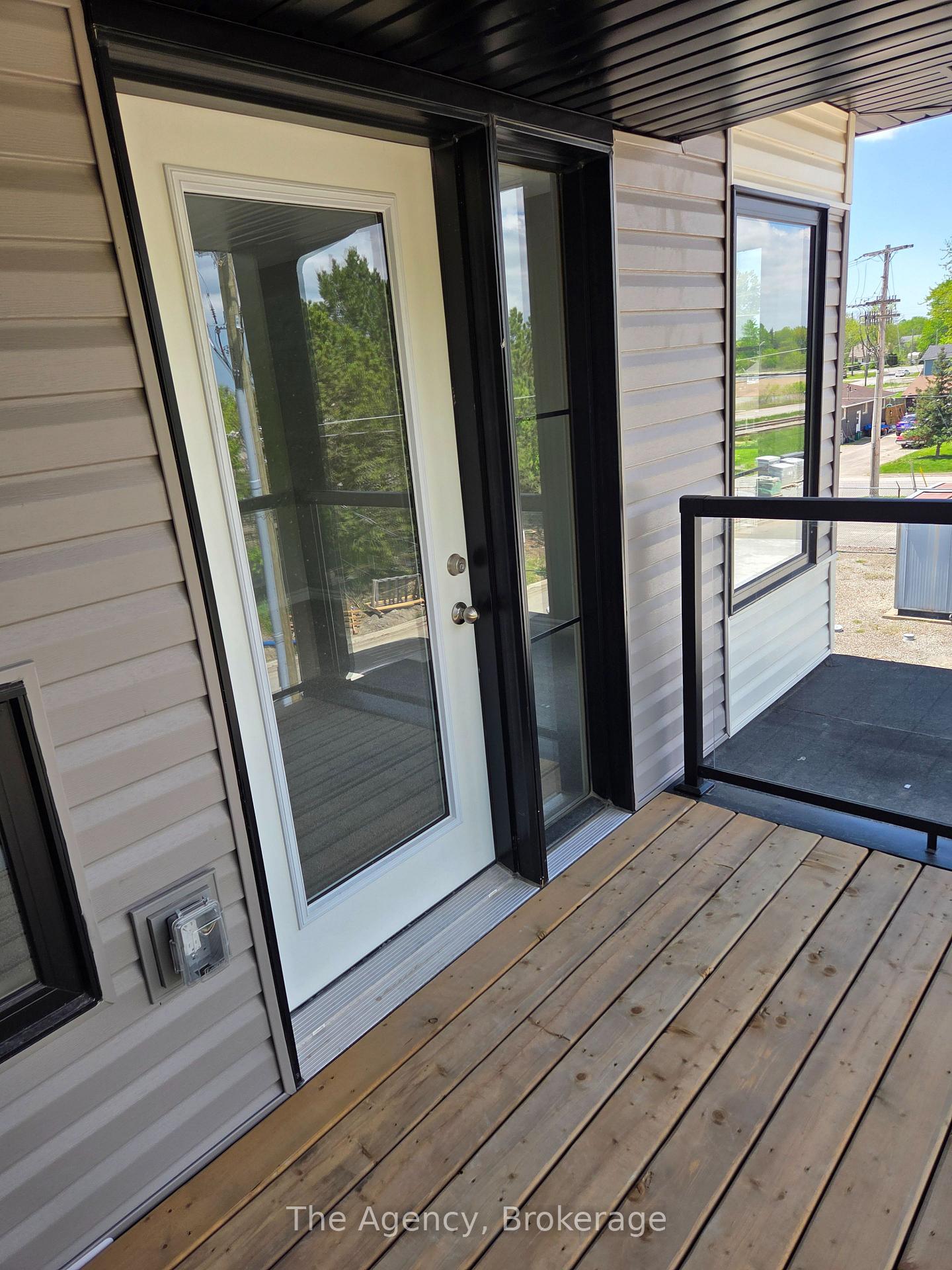 Photo 9 of 87 Superior Street, Welland, Lincoln/Crowland — HOMEH