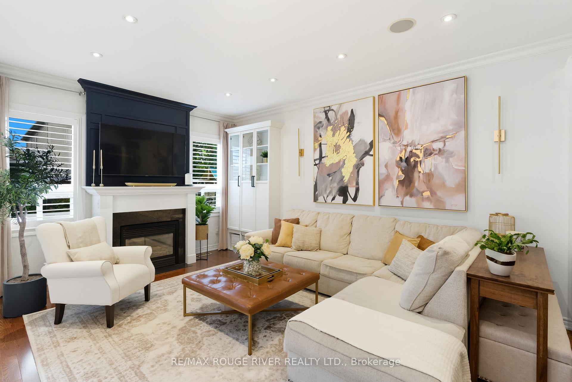 Photo 6 of 16 Brough Court, Clarington, Bowmanville — HOMEH