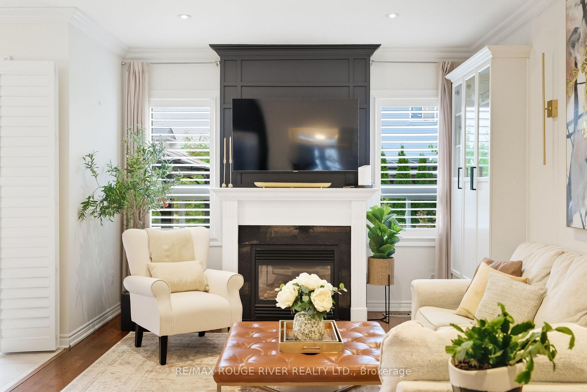 Photo 7 of 16 Brough Court, Clarington, Bowmanville — HOMEH