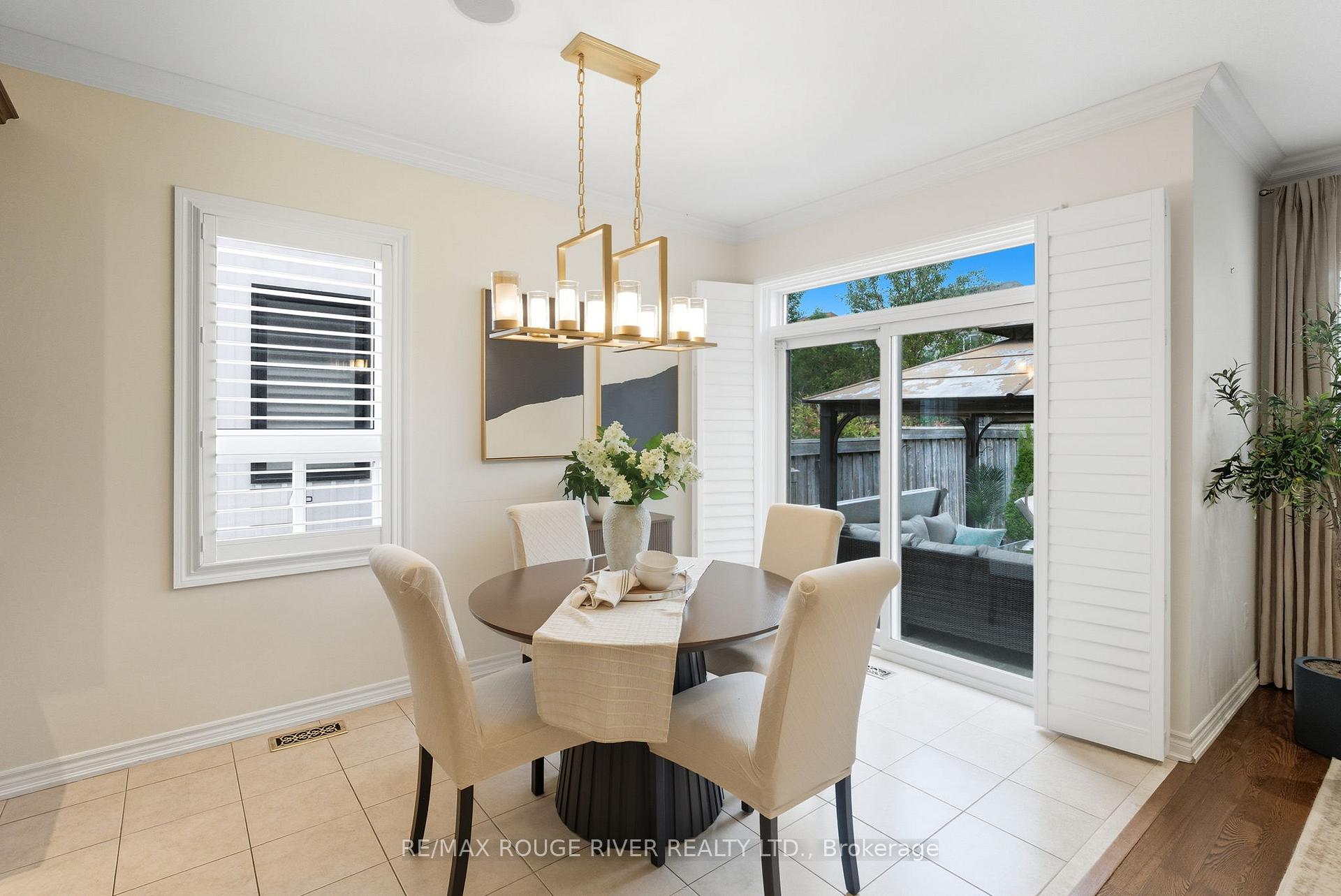 Photo 10 of 16 Brough Court, Clarington, Bowmanville — HOMEH