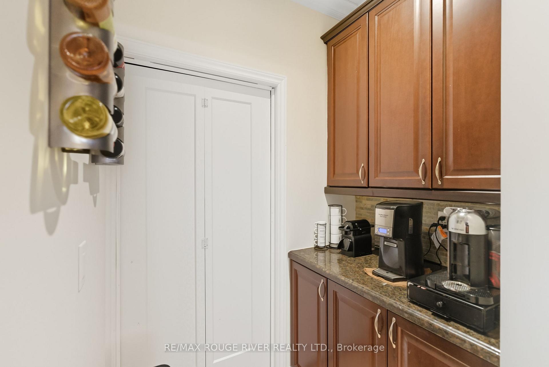 Photo 18 of 16 Brough Court, Clarington, Bowmanville — HOMEH