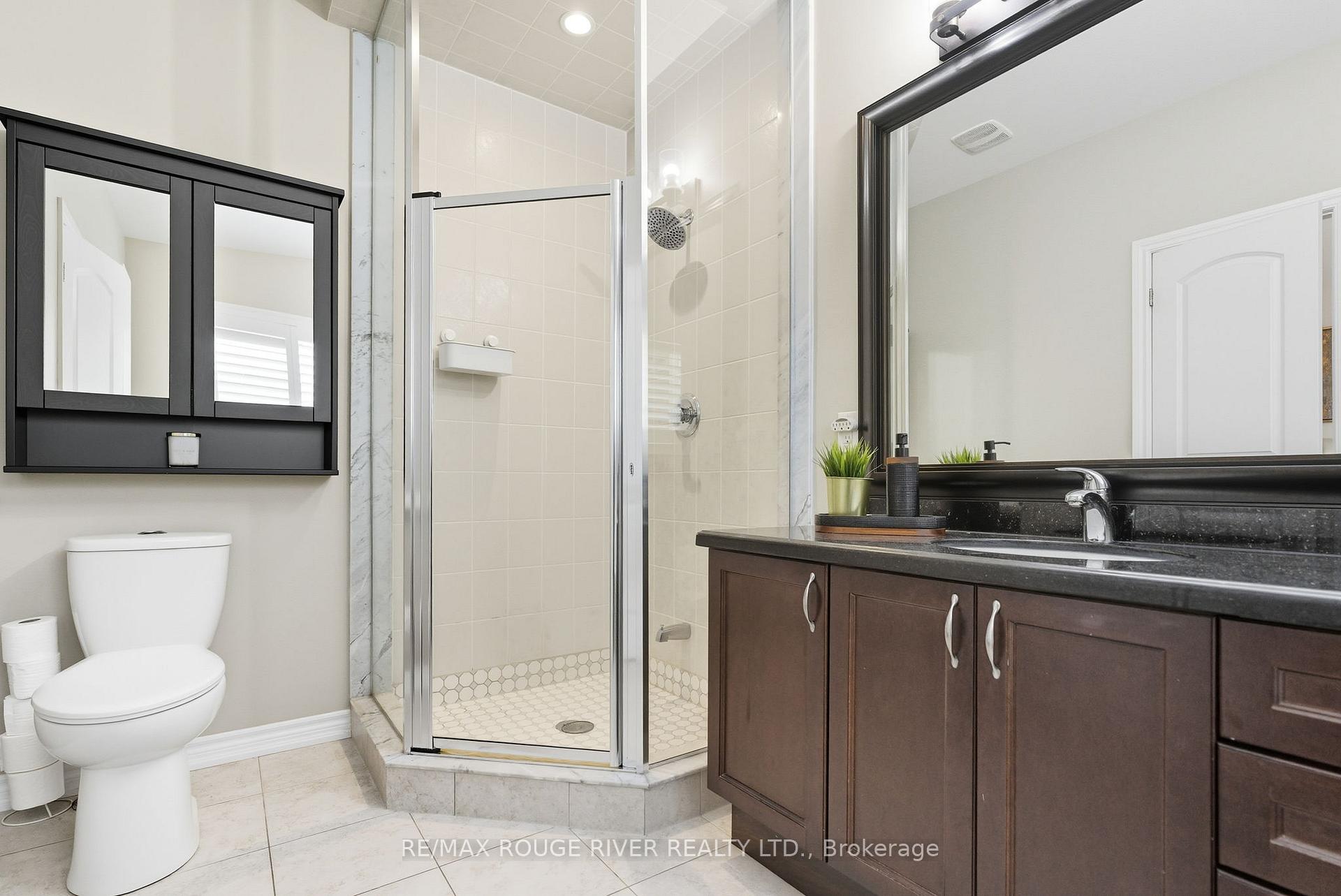 Photo 24 of 16 Brough Court, Clarington, Bowmanville — HOMEH
