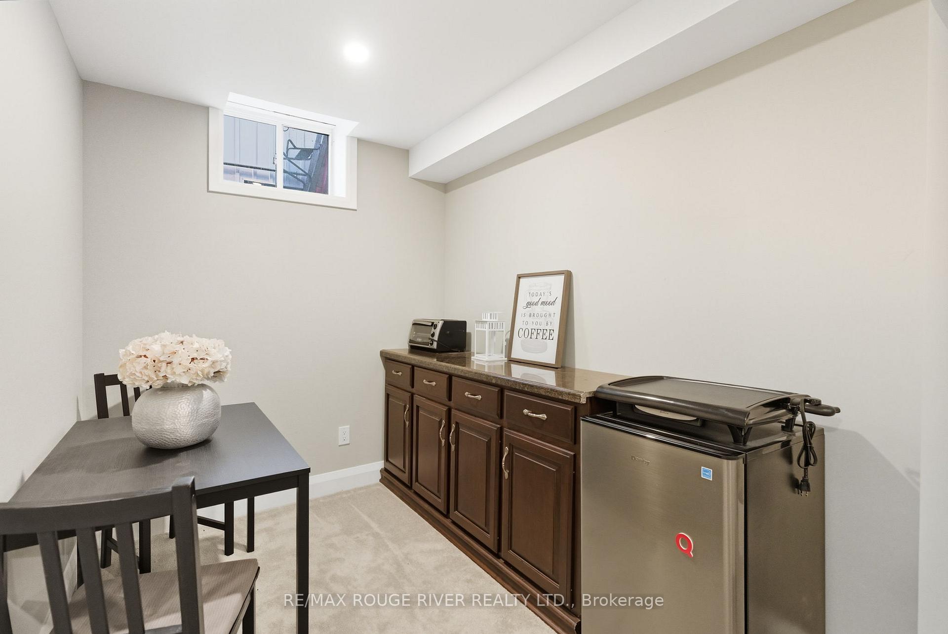Photo 35 of 16 Brough Court, Clarington, Bowmanville — HOMEH