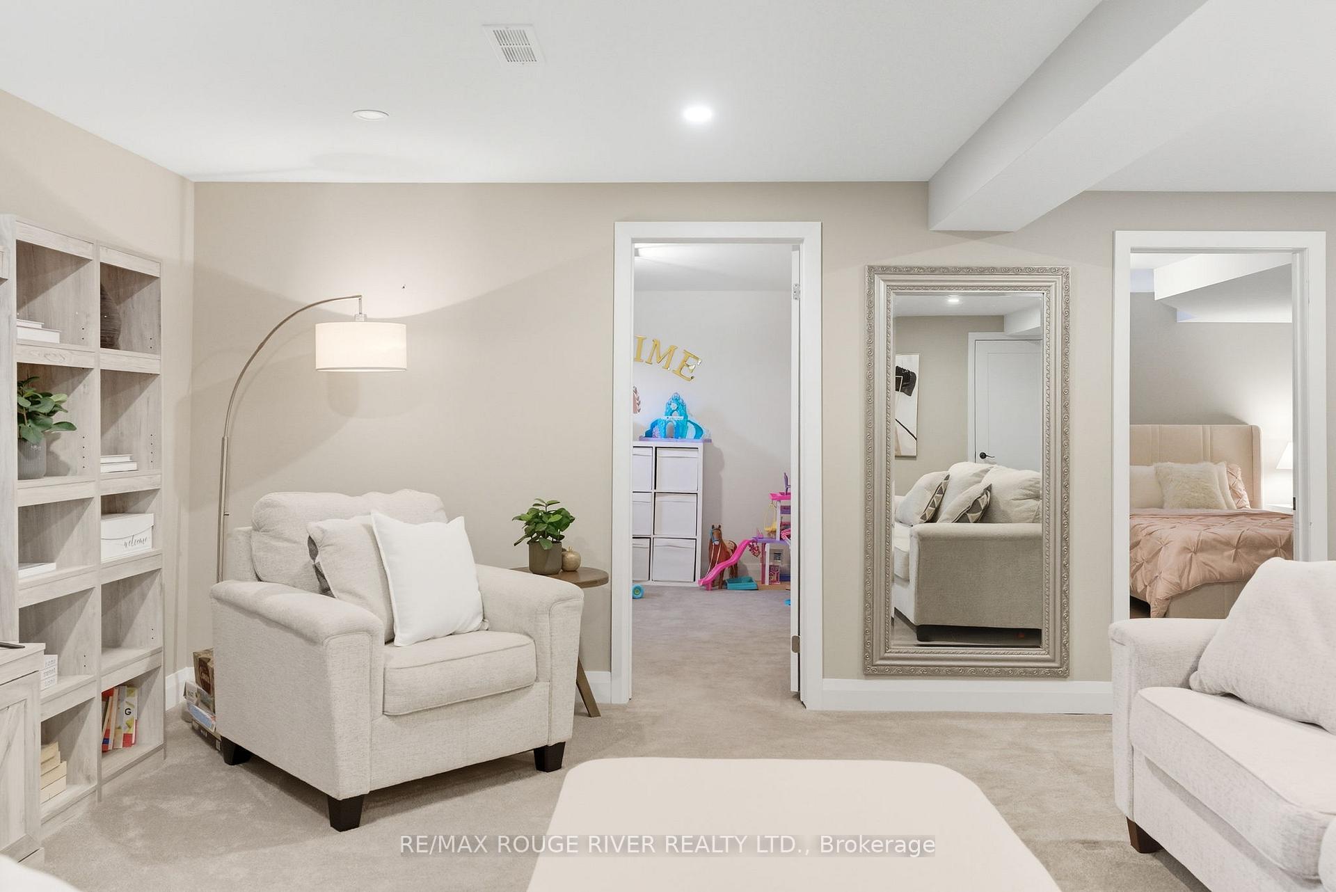 Photo 36 of 16 Brough Court, Clarington, Bowmanville — HOMEH