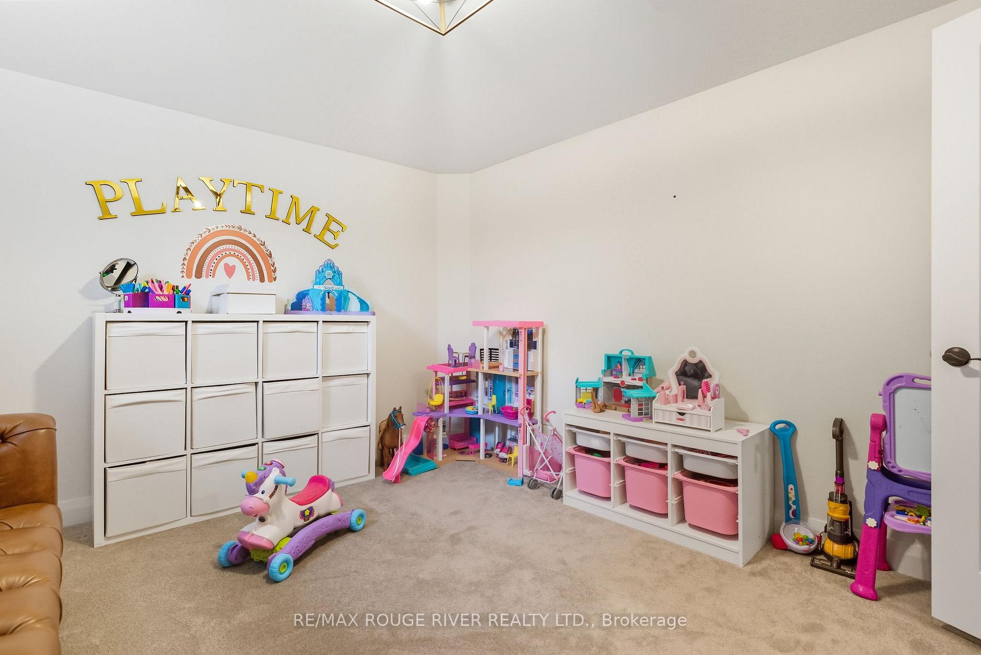 Photo 39 of 16 Brough Court, Clarington, Bowmanville — HOMEH