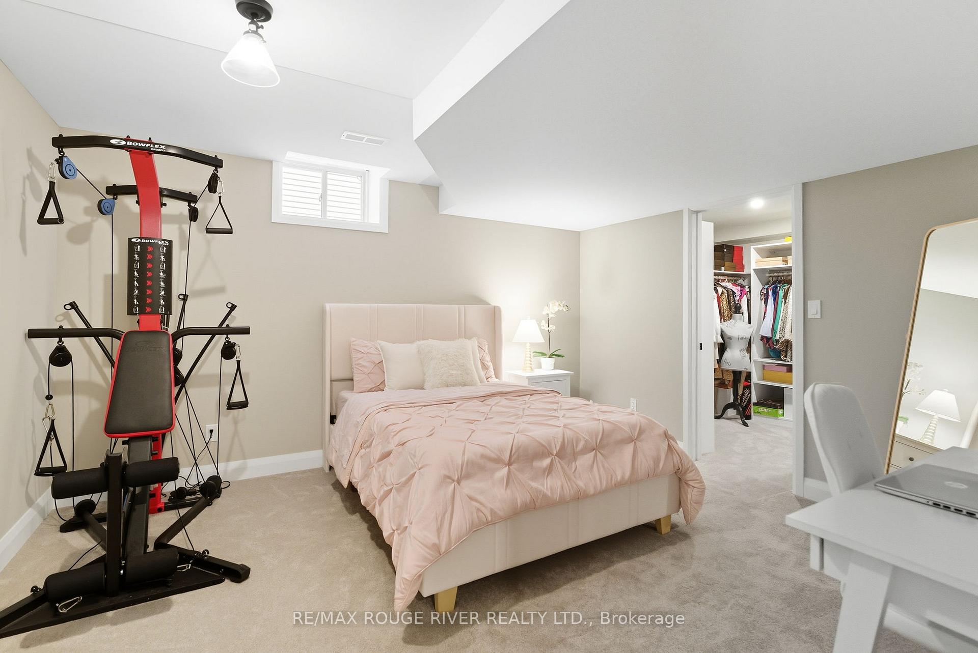 Photo 40 of 16 Brough Court, Clarington, Bowmanville — HOMEH