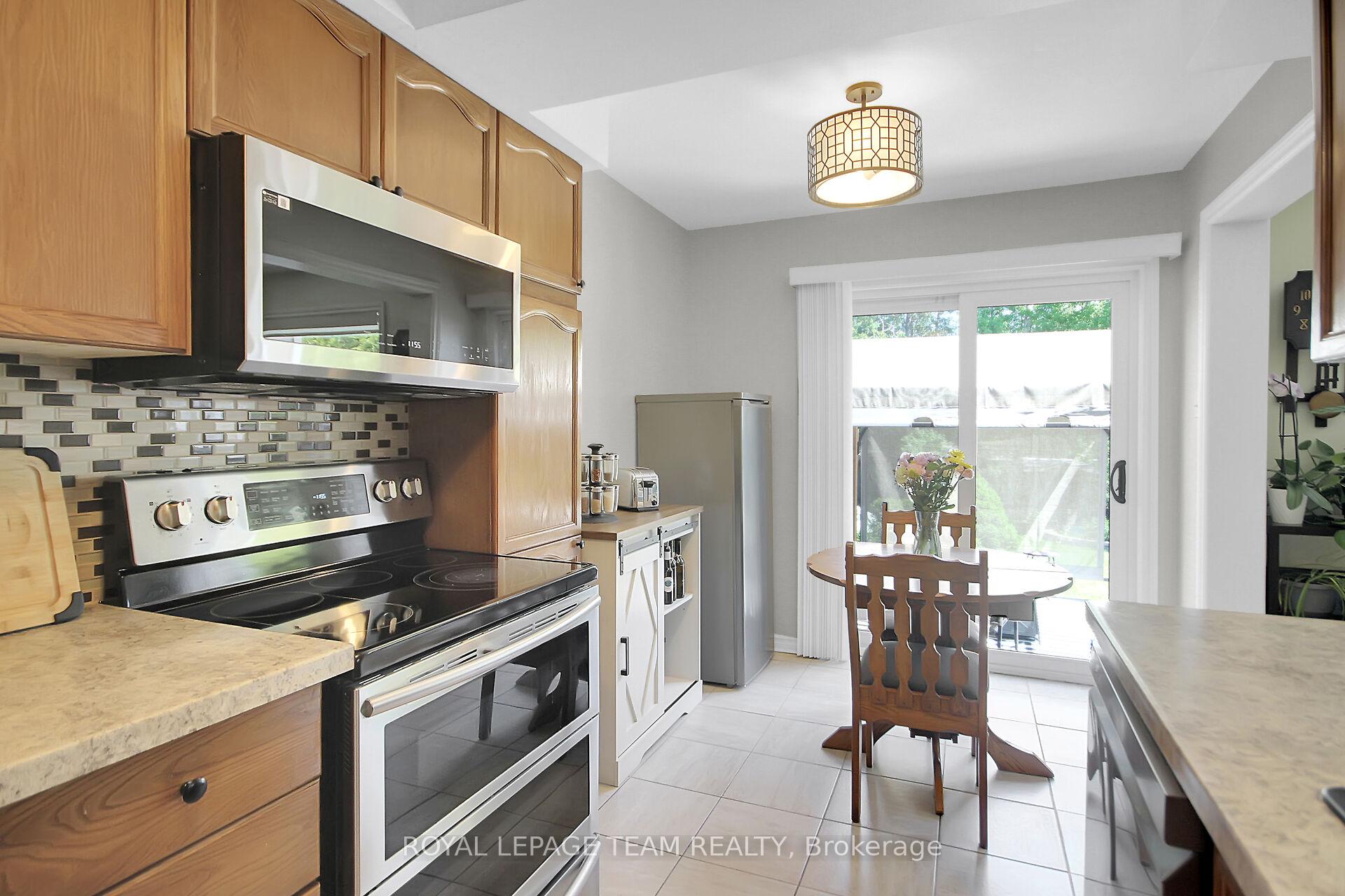 Photo 8 of 67 Kathleen Crescent, Ottawa, Stittsville (Central) — HOMEH