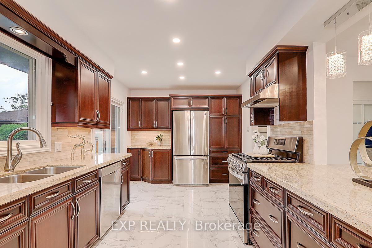 Photo 6 of 8 Peacock Lane, Barrie, Allandale Heights — HOMEH