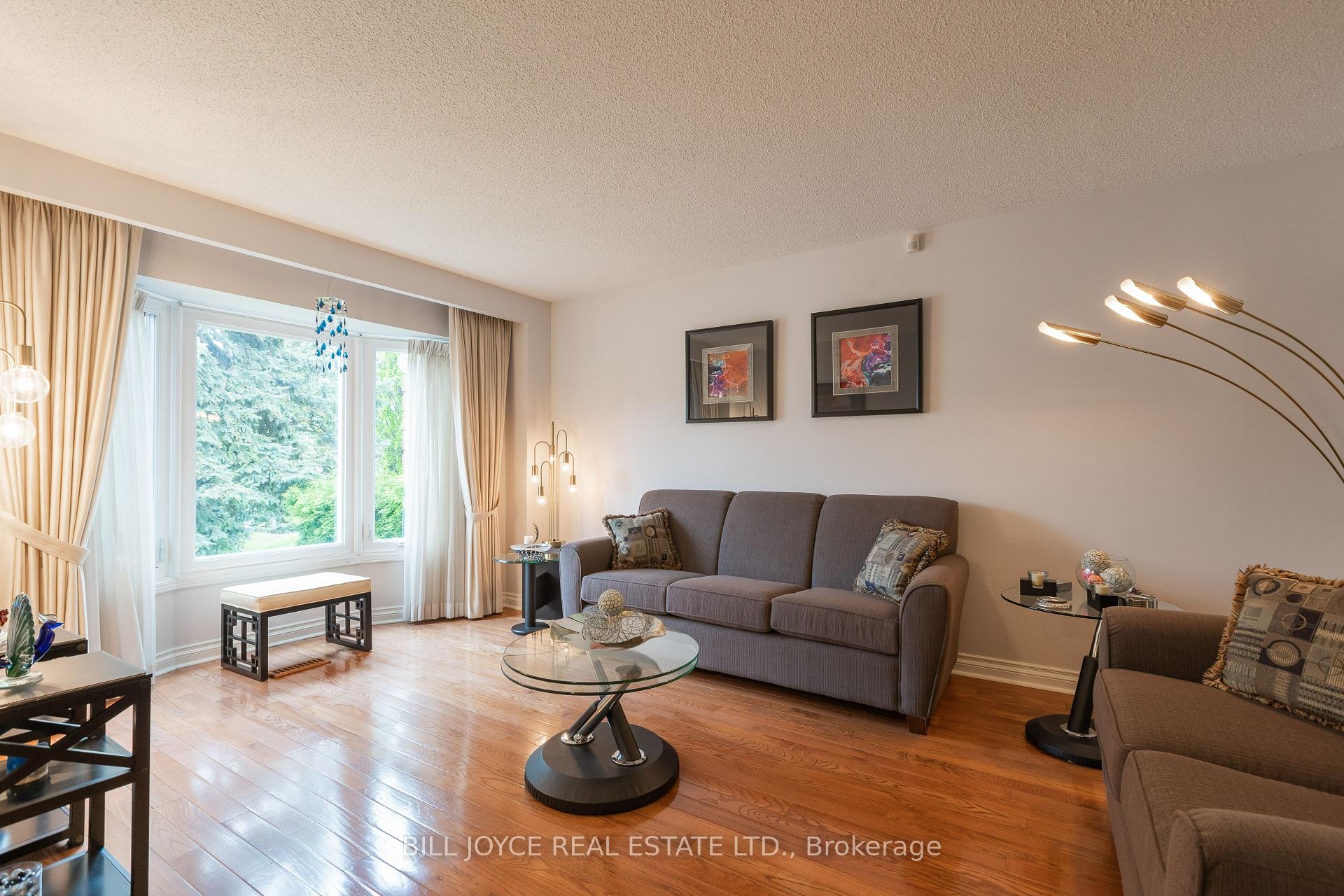 Photo 11 of 8 Mckelvey Drive, Markham, Aileen-Willowbrook — HOMEH