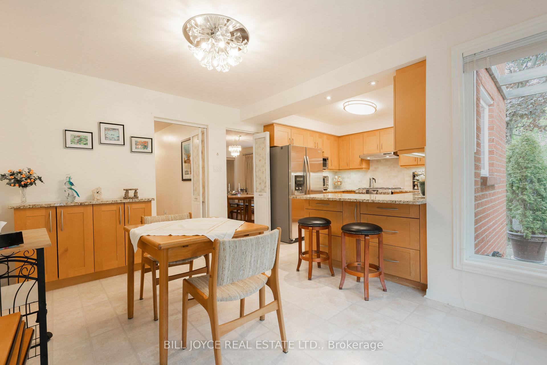 Photo 12 of 8 Mckelvey Drive, Markham, Aileen-Willowbrook — HOMEH