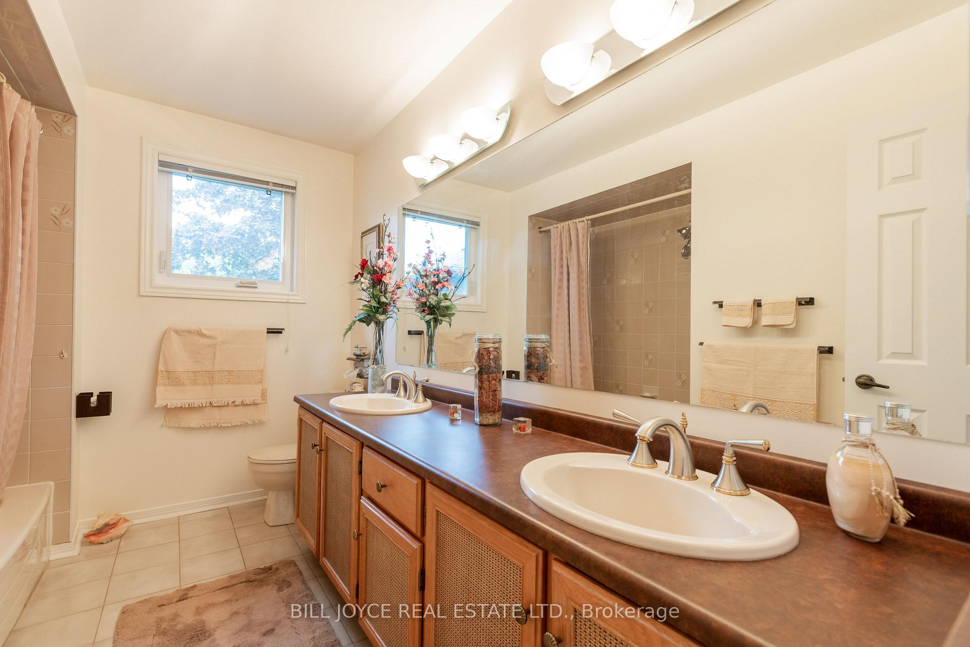 Photo 37 of 8 Mckelvey Drive, Markham, Aileen-Willowbrook — HOMEH